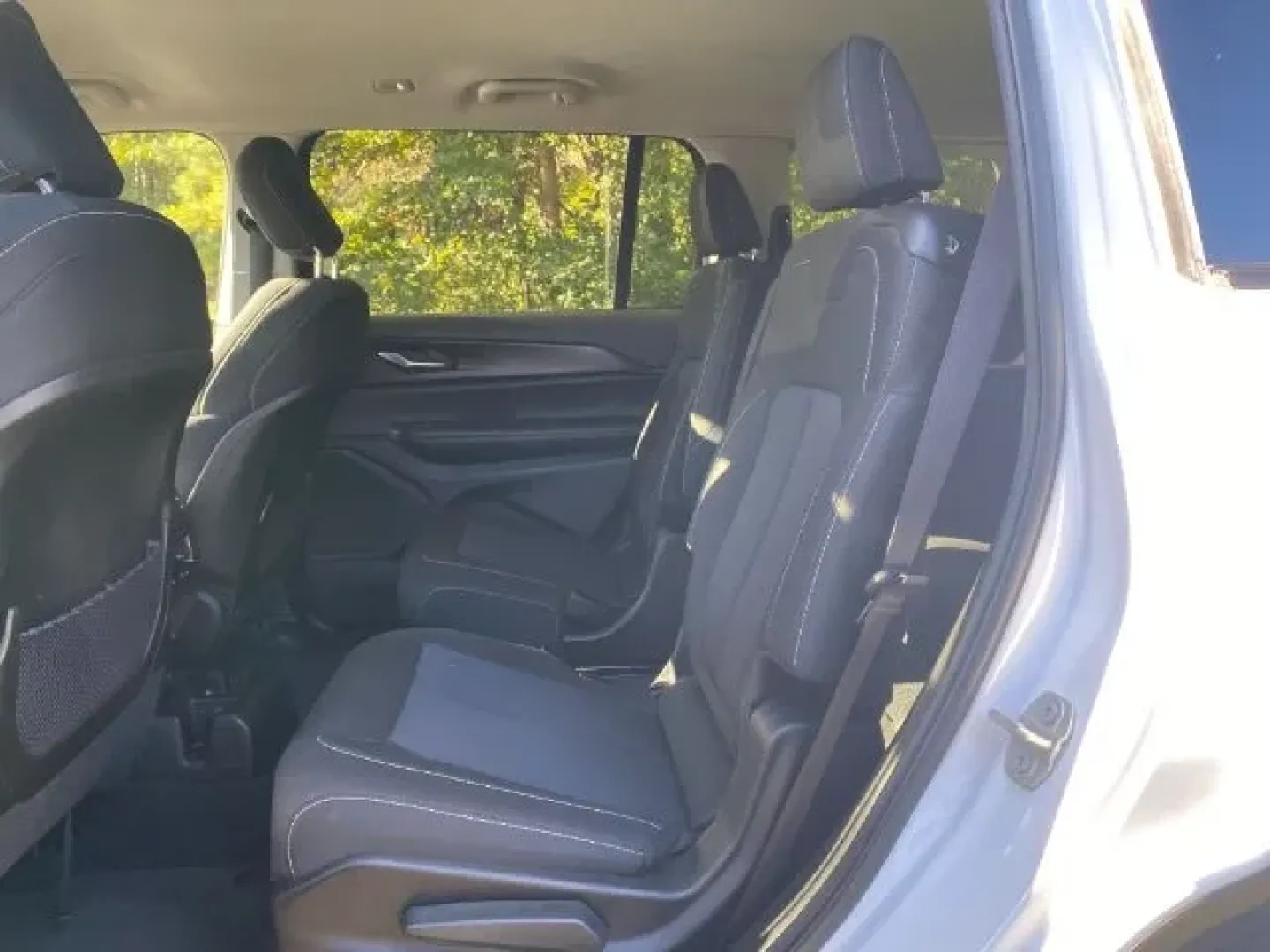 2023 /Global Black Jeep Grand Cherokee Laredo 4x2 (1C4RJJAG5P8) with an Pentastar 3.6L V-6 DOHC engine, located at 2761 East Hwy 501, Conway, SC, 29526, (843) 331-1151, 33.781528, -78.989883 - Unlock your adventurous spirit with the 2023 Jeep Grand Cherokee Laredo, available now at Car City - Calabash! This exceptional SUV is perfect for families, outdoor enthusiasts, and anyone looking to elevate their driving experience in Calabash, NC. Whether you're navigating the bustling streets of - Photo#5