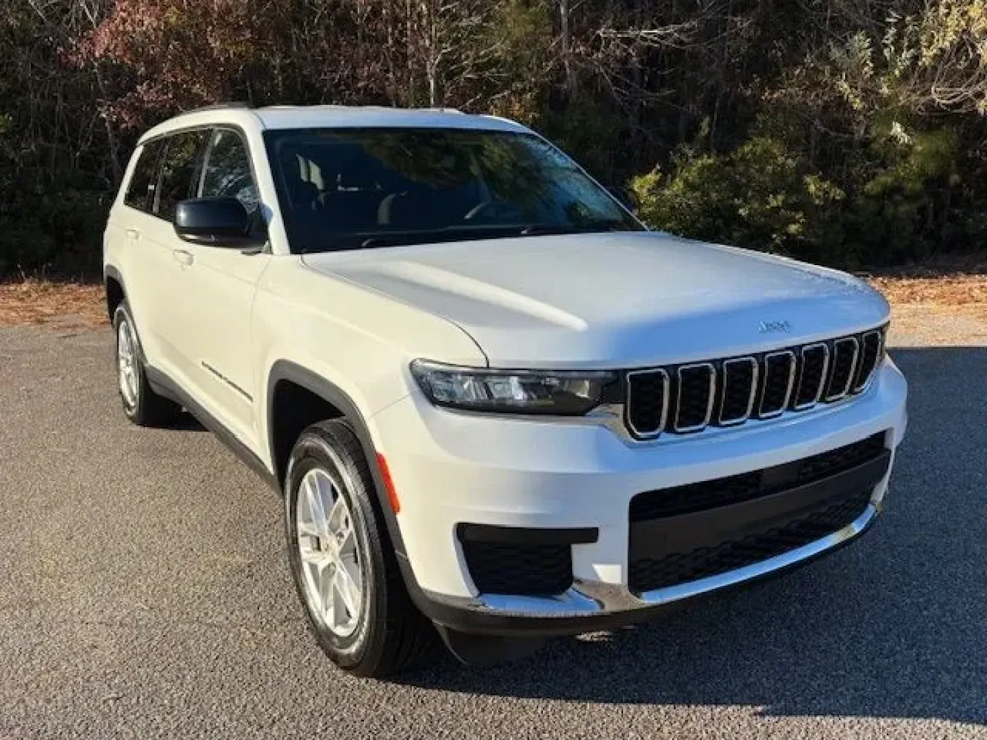 2023 /Global Black Jeep Grand Cherokee Laredo 4x2 (1C4RJJAG5P8) with an Pentastar 3.6L V-6 DOHC engine, located at 2761 East Hwy 501, Conway, SC, 29526, (843) 331-1151, 33.781528, -78.989883 - Unlock your adventurous spirit with the 2023 Jeep Grand Cherokee Laredo, available now at Car City - Calabash! This exceptional SUV is perfect for families, outdoor enthusiasts, and anyone looking to elevate their driving experience in Calabash, NC. Whether you're navigating the bustling streets of - Photo#1