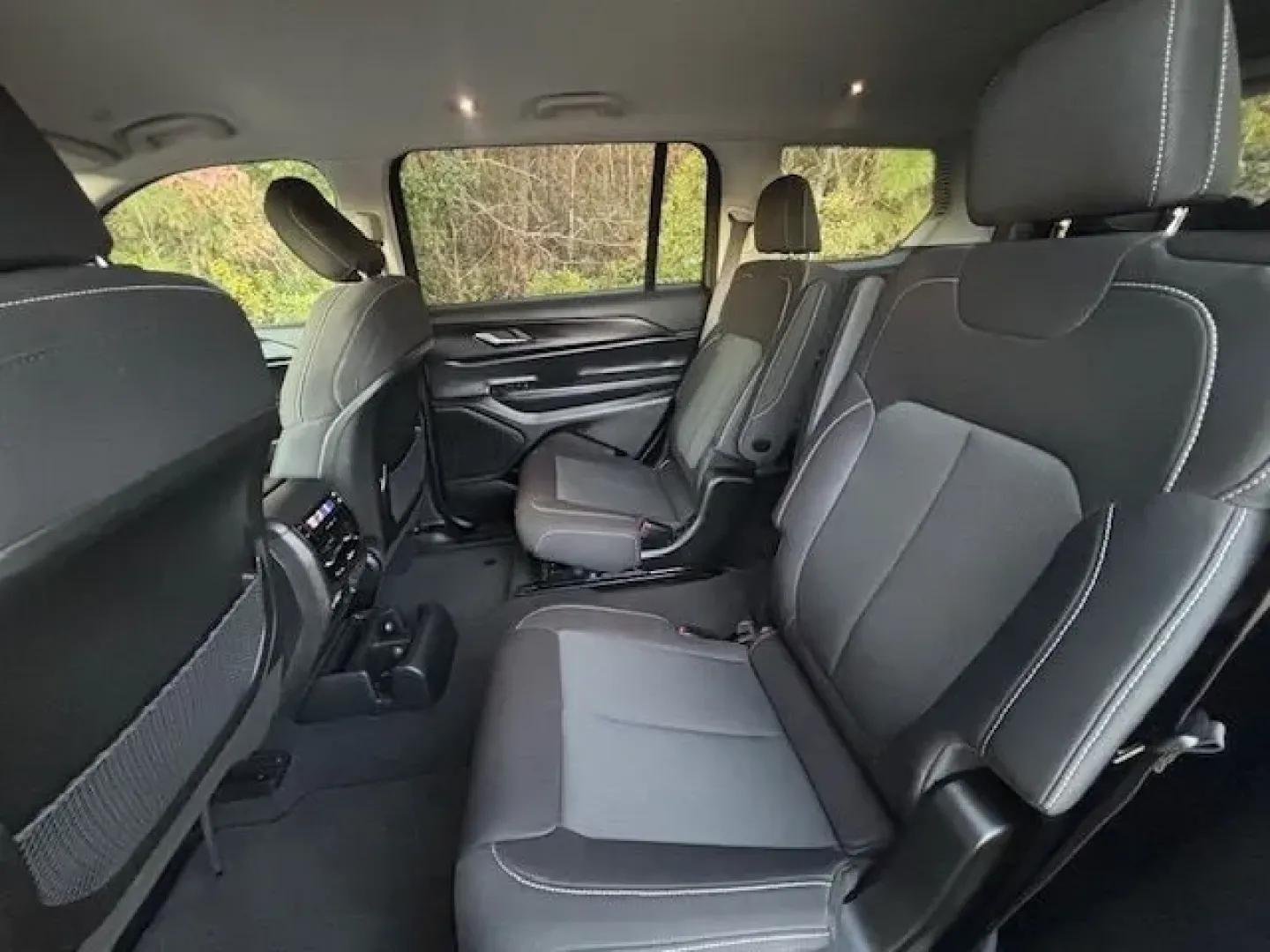 2023 /Global Black Jeep Grand Cherokee Laredo 4x2 (1C4RJJAG5P8) with an Pentastar 3.6L V-6 DOHC engine, located at 2761 East Hwy 501, Conway, SC, 29526, (843) 331-1151, 33.781528, -78.989883 - Unlock your adventurous spirit with the 2023 Jeep Grand Cherokee Laredo, available now at Car City - Calabash! This exceptional SUV is perfect for families, outdoor enthusiasts, and anyone looking to elevate their driving experience in Calabash, NC. Whether you're navigating the bustling streets of - Photo#12