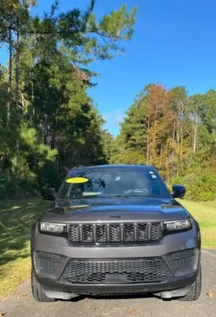 2023 /Global Black Jeep Grand Cherokee Altitude 4x4 (1C4RJHAGXPC) with an Pentastar 3.6L V-6 DOHC engine, located at 9146 Ocean Hwy West, Calabash, NC, 28467, (910) 579-1110, 33.928635, -78.576157 - **Explore the Open Road with the 2023 Jeep Grand Cherokee Altitude 4x4 Your Adventure Awaits!**<br /> <br /> Imagine navigating the beautiful winding roads of Calabash, NC, with family and friends in the standout 2023 Jeep Grand Cherokee Altitude 4x4. Perfect for weekend adventures or daily commute - Photo#1