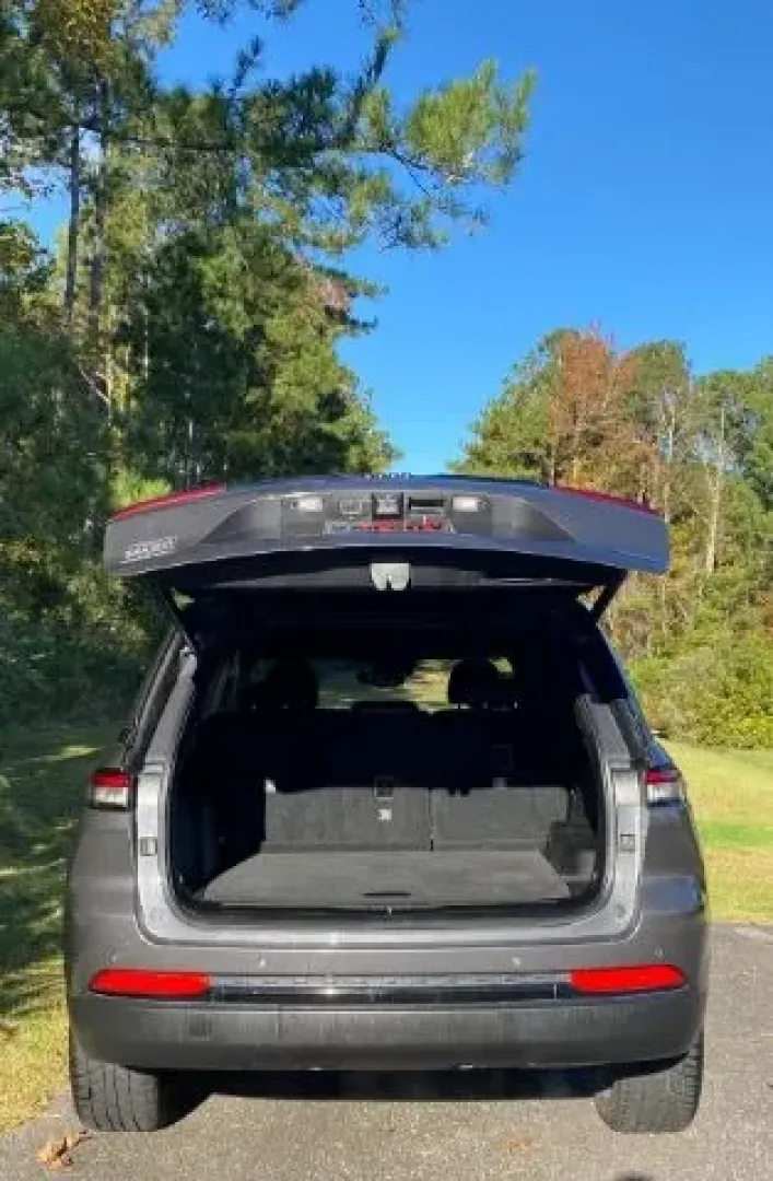 2023 /Global Black Jeep Grand Cherokee Altitude 4x4 (1C4RJHAGXPC) with an Pentastar 3.6L V-6 DOHC engine, located at 9146 Ocean Hwy West, Calabash, NC, 28467, (910) 579-1110, 33.928635, -78.576157 - **Explore the Open Road with the 2023 Jeep Grand Cherokee Altitude 4x4 Your Adventure Awaits!**<br /> <br /> Imagine navigating the beautiful winding roads of Calabash, NC, with family and friends in the standout 2023 Jeep Grand Cherokee Altitude 4x4. Perfect for weekend adventures or daily commute - Photo#8