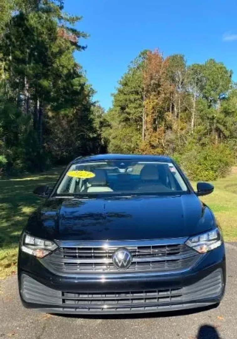 2023 /Storm Gray Volkswagen Jetta 1.5T SE (3VWEM7BU1PM) with an 1.5L I-4 gasoline direct injection engine, located at 9146 Ocean Hwy West, Calabash, NC, 28467, (910) 579-1110, 33.928635, -78.576157 - Are you ready to elevate your daily commute or weekend getaways? The 2023 Volkswagen Jetta 1.5T SE is the perfect companion for anyone looking for a reliable and stylish sedan that seamlessly fits into a busy lifestyle. With its blend of comfort, efficiency, and modern technology, this vehicle is id - Photo#1