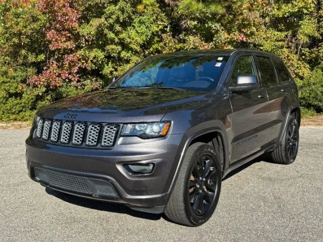 photo of 2021 Jeep Grand Cherokee Laredo X 4x4