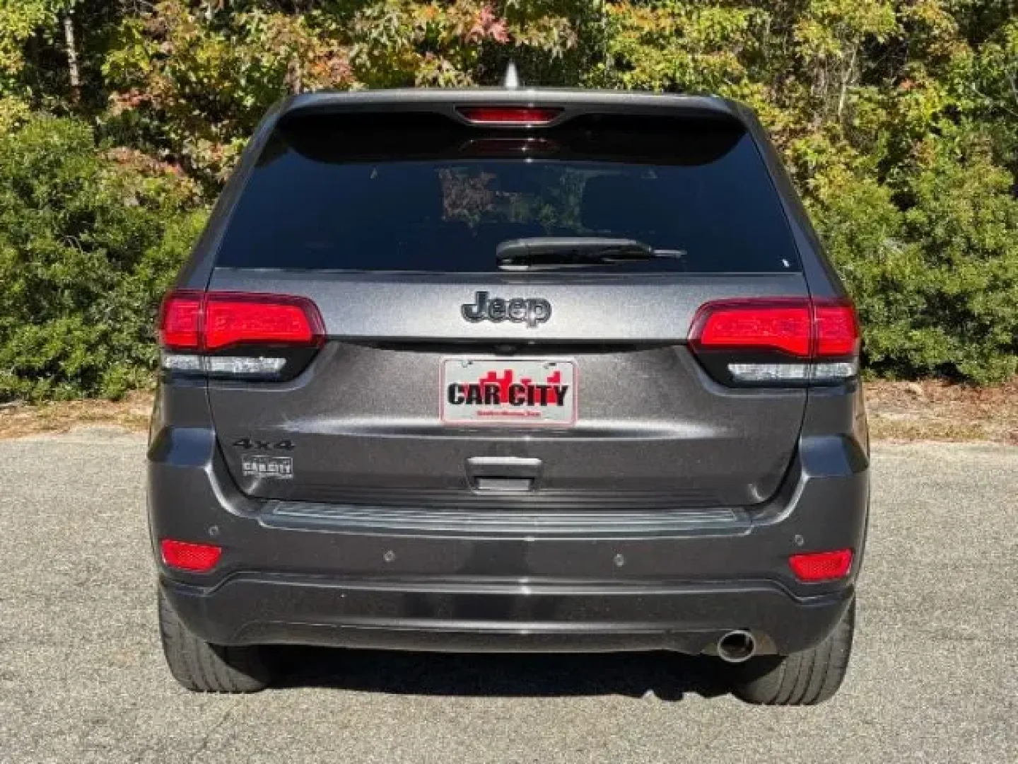 2021 /Black Jeep Grand Cherokee Laredo X 4x4 (1C4RJFAG1MC) with an Pentastar 3.6L V-6 DOHC engine, located at 2761 East Hwy 501, Conway, SC, 29526, (843) 331-1151, 33.781528, -78.989883 - **Discover the Perfect Blend of Adventure and Comfort with This 2021 Jeep Grand Cherokee!**<br /> <br /> Are you ready to elevate your driving experience? Whether you're navigating daily commutes, shuttling the kids to school, or embarking on weekend adventures, the 2021 Jeep Grand Cherokee Laredo X - Photo#5