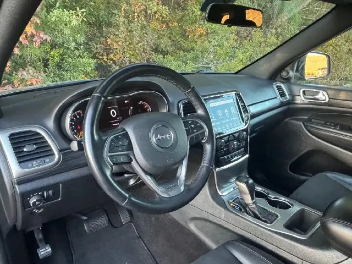 2021 /Black Jeep Grand Cherokee Laredo X 4x4 (1C4RJFAG1MC) with an Pentastar 3.6L V-6 DOHC engine, located at 2761 East Hwy 501, Conway, SC, 29526, (843) 331-1151, 33.781528, -78.989883 - **Discover the Perfect Blend of Adventure and Comfort with This 2021 Jeep Grand Cherokee!**<br /> <br /> Are you ready to elevate your driving experience? Whether you're navigating daily commutes, shuttling the kids to school, or embarking on weekend adventures, the 2021 Jeep Grand Cherokee Laredo X - Photo#9