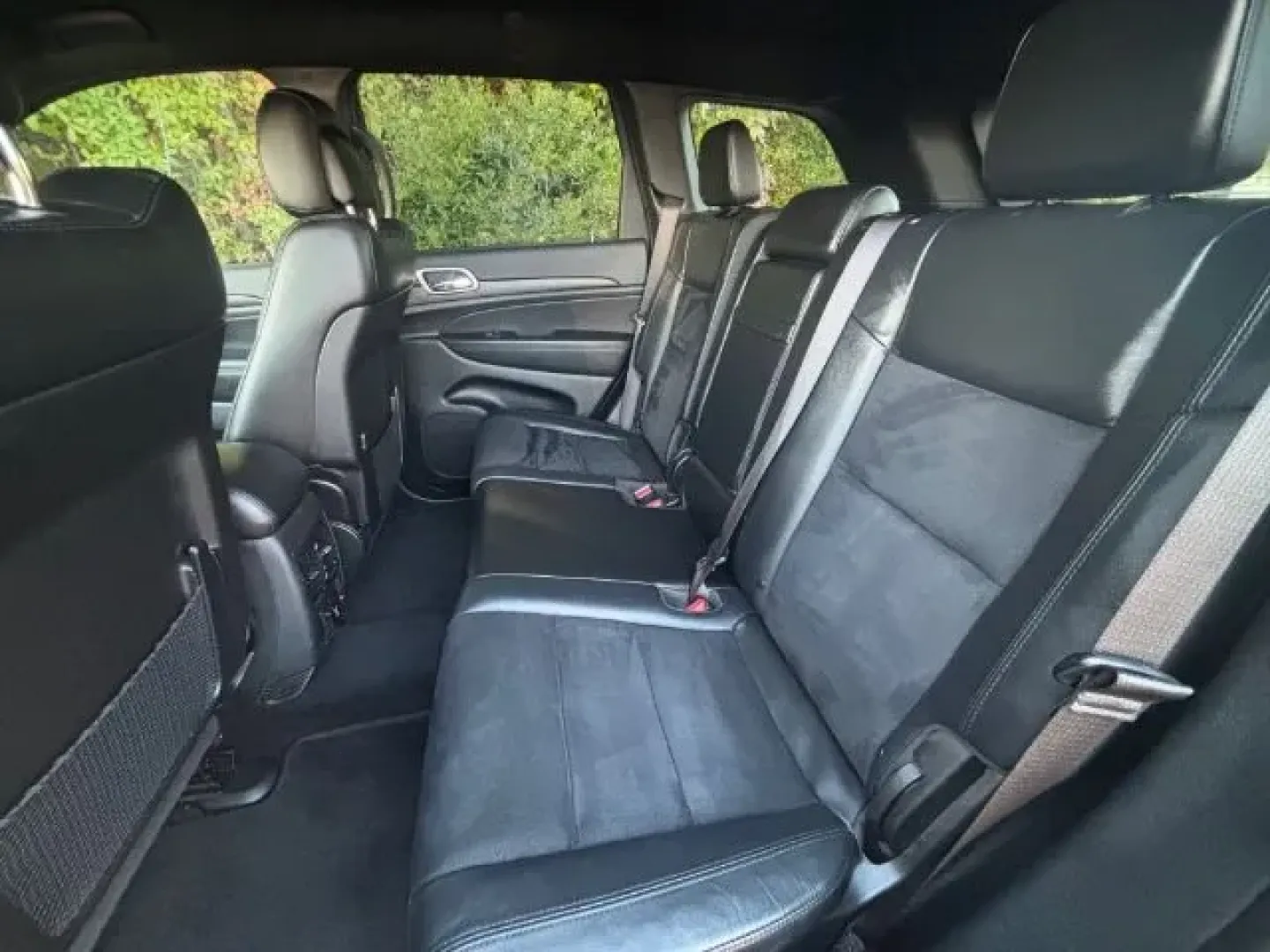 2021 /Black Jeep Grand Cherokee Laredo X 4x4 (1C4RJFAG1MC) with an Pentastar 3.6L V-6 DOHC engine, located at 2761 East Hwy 501, Conway, SC, 29526, (843) 331-1151, 33.781528, -78.989883 - **Discover the Perfect Blend of Adventure and Comfort with This 2021 Jeep Grand Cherokee!**<br /> <br /> Are you ready to elevate your driving experience? Whether you're navigating daily commutes, shuttling the kids to school, or embarking on weekend adventures, the 2021 Jeep Grand Cherokee Laredo X - Photo#11