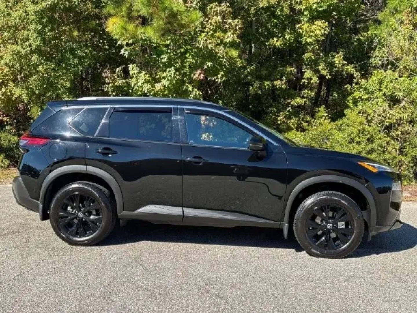 2023 /Charcoal Nissan Rogue SV Intelligent AWD (JN8BT3BB3PW) with an VC-Turbo 1.5L I-3 gasoline direct injection engine, located at 2761 East Hwy 501, Conway, SC, 29526, (843) 331-1151, 33.781528, -78.989883 - Looking for an SUV that excels in both style and function? Meet the 2023 Nissan Rogue SV Intelligent AWD, a perfect solution for families, commuters, and weekend adventurers alike. With its striking Super Black exterior and sophisticated charcoal interior, this vehicle is designed to elevate your da - Photo#3