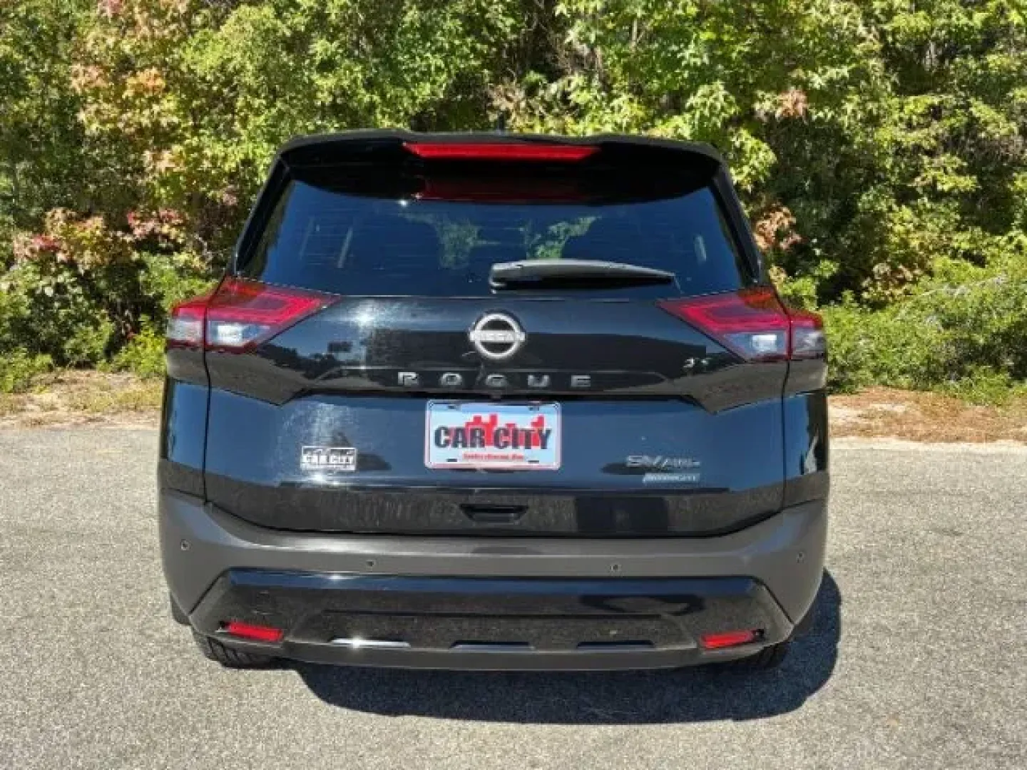 2023 /Charcoal Nissan Rogue SV Intelligent AWD (JN8BT3BB3PW) with an VC-Turbo 1.5L I-3 gasoline direct injection engine, located at 2761 East Hwy 501, Conway, SC, 29526, (843) 331-1151, 33.781528, -78.989883 - Looking for an SUV that excels in both style and function? Meet the 2023 Nissan Rogue SV Intelligent AWD, a perfect solution for families, commuters, and weekend adventurers alike. With its striking Super Black exterior and sophisticated charcoal interior, this vehicle is designed to elevate your da - Photo#5