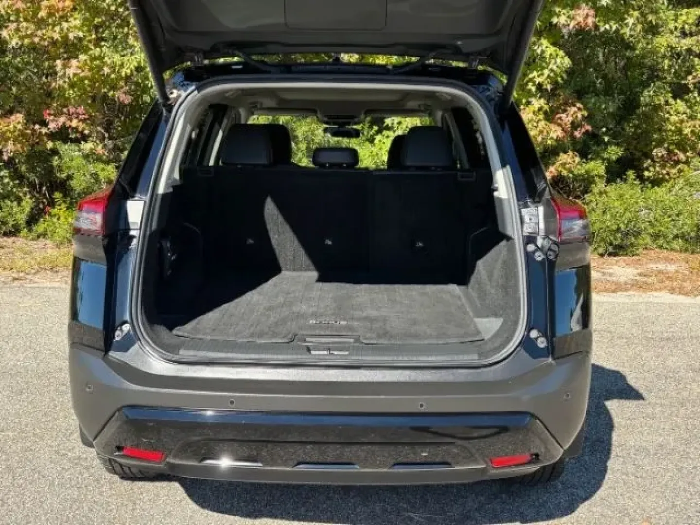 2023 /Charcoal Nissan Rogue SV Intelligent AWD (JN8BT3BB3PW) with an VC-Turbo 1.5L I-3 gasoline direct injection engine, located at 2761 East Hwy 501, Conway, SC, 29526, (843) 331-1151, 33.781528, -78.989883 - Looking for an SUV that excels in both style and function? Meet the 2023 Nissan Rogue SV Intelligent AWD, a perfect solution for families, commuters, and weekend adventurers alike. With its striking Super Black exterior and sophisticated charcoal interior, this vehicle is designed to elevate your da - Photo#14