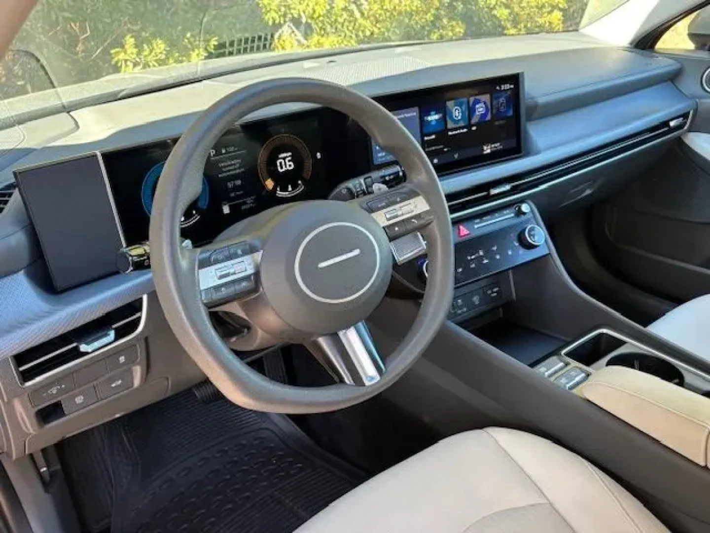 2024 /GREIGE Hyundai Sonata SEL (KMHL64JA9RA) with an Smartstream 2.5L I-4 port/direct injection engine, located at 2761 East Hwy 501, Conway, SC, 29526, (843) 331-1151, 33.781528, -78.989883 - **Experience the Joy of Driving with a 2024 Hyundai Sonata SEL - Your Ideal Commuter Companion!**<br /> <br /> Are you searching for a reliable vehicle that perfectly balances comfort, style, and technology? Look no further than this stunning 2024 Hyundai Sonata SEL, now available at Car City - Conw - Photo#9