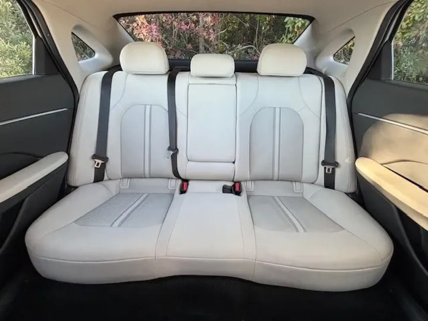 2024 /GREIGE Hyundai Sonata SEL (KMHL64JA9RA) with an Smartstream 2.5L I-4 port/direct injection engine, located at 2761 East Hwy 501, Conway, SC, 29526, (843) 331-1151, 33.781528, -78.989883 - **Experience the Joy of Driving with a 2024 Hyundai Sonata SEL - Your Ideal Commuter Companion!**<br /> <br /> Are you searching for a reliable vehicle that perfectly balances comfort, style, and technology? Look no further than this stunning 2024 Hyundai Sonata SEL, now available at Car City - Conw - Photo#12