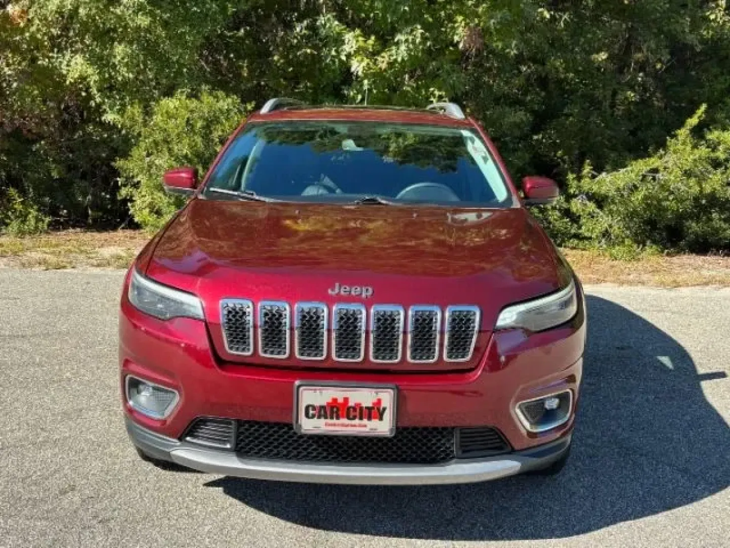 2019 /Black Jeep Cherokee Limited 4x4 (1C4PJMDX2KD) with an Other engine, located at 2761 East Hwy 501, Conway, SC, 29526, (843) 331-1151, 33.781528, -78.989883 - **Discover Your Next Adventure with the 2019 Jeep Cherokee Limited 4x4 at Car City - Conway! Perfect for Every Lifestyle!**<br /> <br /> Are you on the lookout for a versatile vehicle that can effortlessly adapt to your lifestyle? Whether you're a growing family needing extra space, a commuter seeki - Photo#4