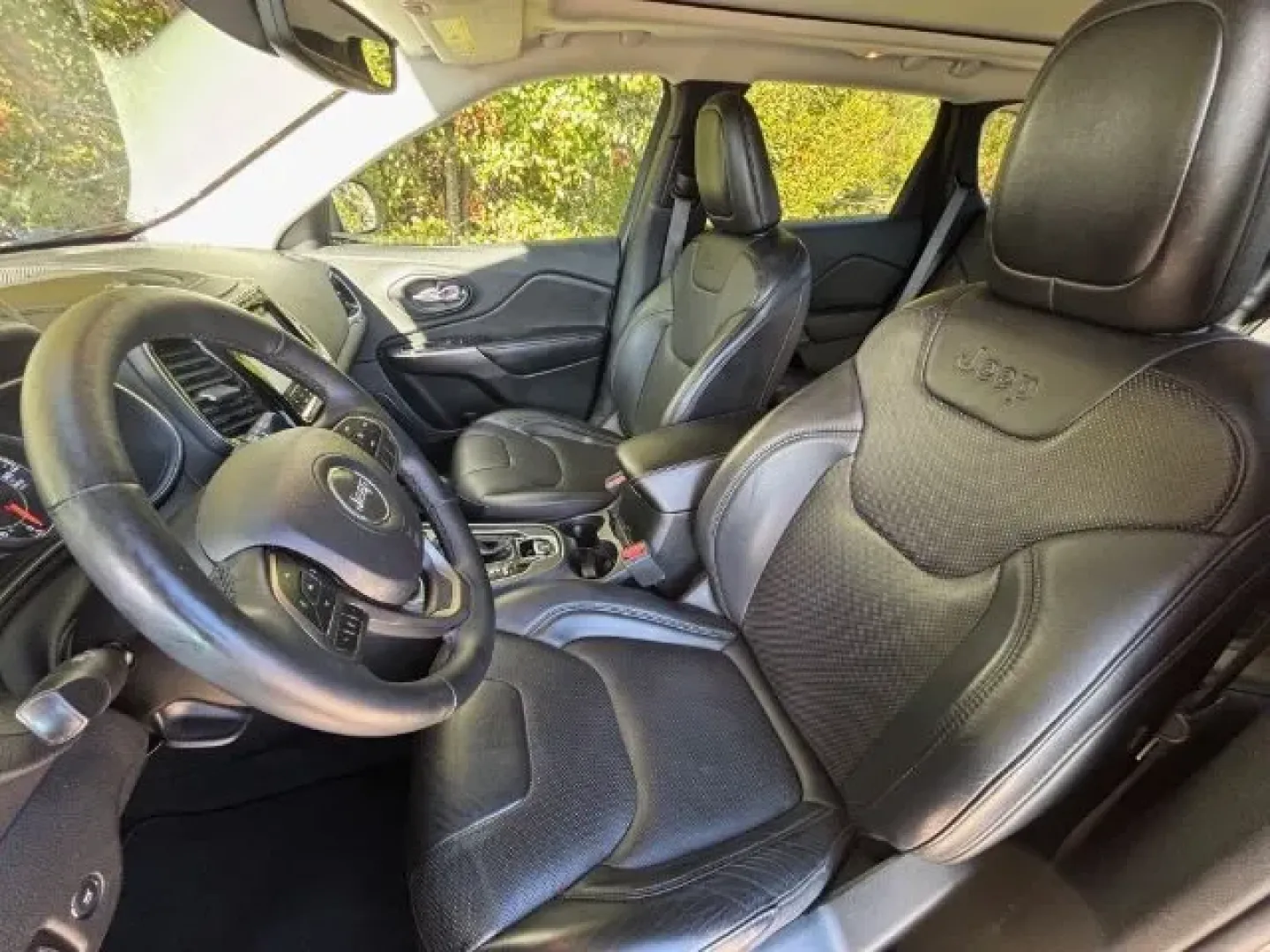 2019 /Black Jeep Cherokee Limited 4x4 (1C4PJMDX2KD) with an Other engine, located at 2761 East Hwy 501, Conway, SC, 29526, (843) 331-1151, 33.781528, -78.989883 - **Discover Your Next Adventure with the 2019 Jeep Cherokee Limited 4x4 at Car City - Conway! Perfect for Every Lifestyle!**<br /> <br /> Are you on the lookout for a versatile vehicle that can effortlessly adapt to your lifestyle? Whether you're a growing family needing extra space, a commuter seeki - Photo#10