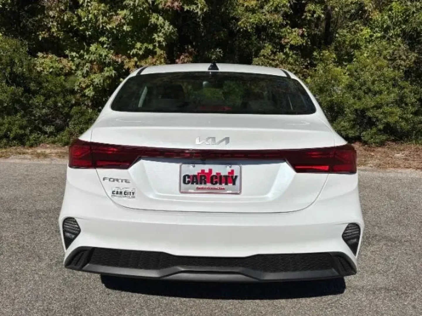 2023 /Black Kia Forte LXS (3KPF24AD4PE) with an 2L I-4 DOHC engine, located at 2761 East Hwy 501, Conway, SC, 29526, (843) 331-1151, 33.781528, -78.989883 - **Elevate Your Daily Drive with a 2023 Kia Forte LXS Perfect for Every Journey!**<br /> <br /> Are you searching for an affordable and stylish sedan that meets your daily needs? Look no further! This 2023 Kia Forte LXS, available at Car City - Conway, is the perfect blend of comfort, technology, an - Photo#5