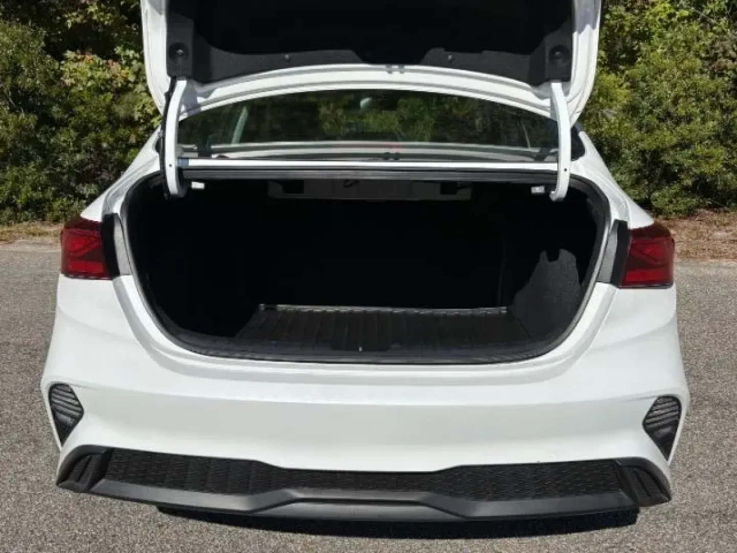 2023 /Black Kia Forte LXS (3KPF24AD4PE) with an 2L I-4 DOHC engine, located at 2761 East Hwy 501, Conway, SC, 29526, (843) 331-1151, 33.781528, -78.989883 - **Elevate Your Daily Drive with a 2023 Kia Forte LXS Perfect for Every Journey!**<br /> <br /> Are you searching for an affordable and stylish sedan that meets your daily needs? Look no further! This 2023 Kia Forte LXS, available at Car City - Conway, is the perfect blend of comfort, technology, an - Photo#13