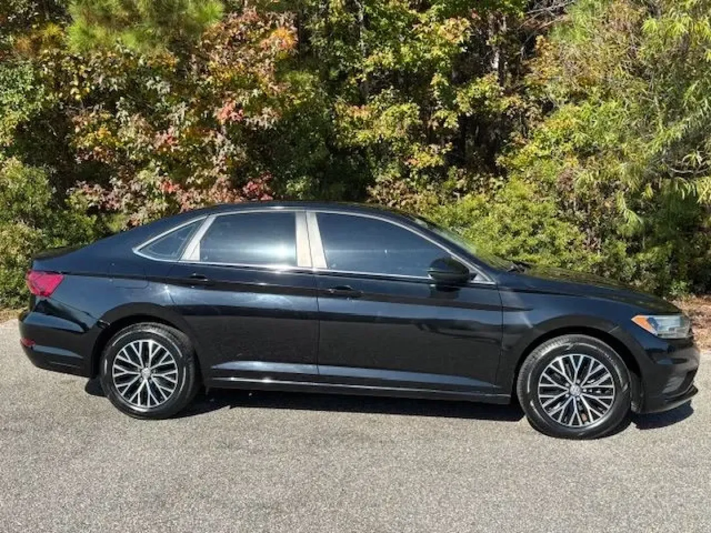 2021 Volkswagen Jetta 1.4T SE 8A (3VWC57BUXMM) with an 1.4L L4 DOHC 16V engine, 8-Speed Automatic transmission, located at 2761 East Hwy 501, Conway, SC, 29526, (843) 331-1151, 33.781528, -78.989883 - **Experience the Freedom of the Open Road in a 2021 Volkswagen Jetta!**<br /> <br /> Are you ready to elevate your driving experience? The 2021 Volkswagen Jetta is not just a sedan; it's your ticket to adventure, comfort, and reliability-perfectly tailored for commuters, small families, and anyone l - Photo#3