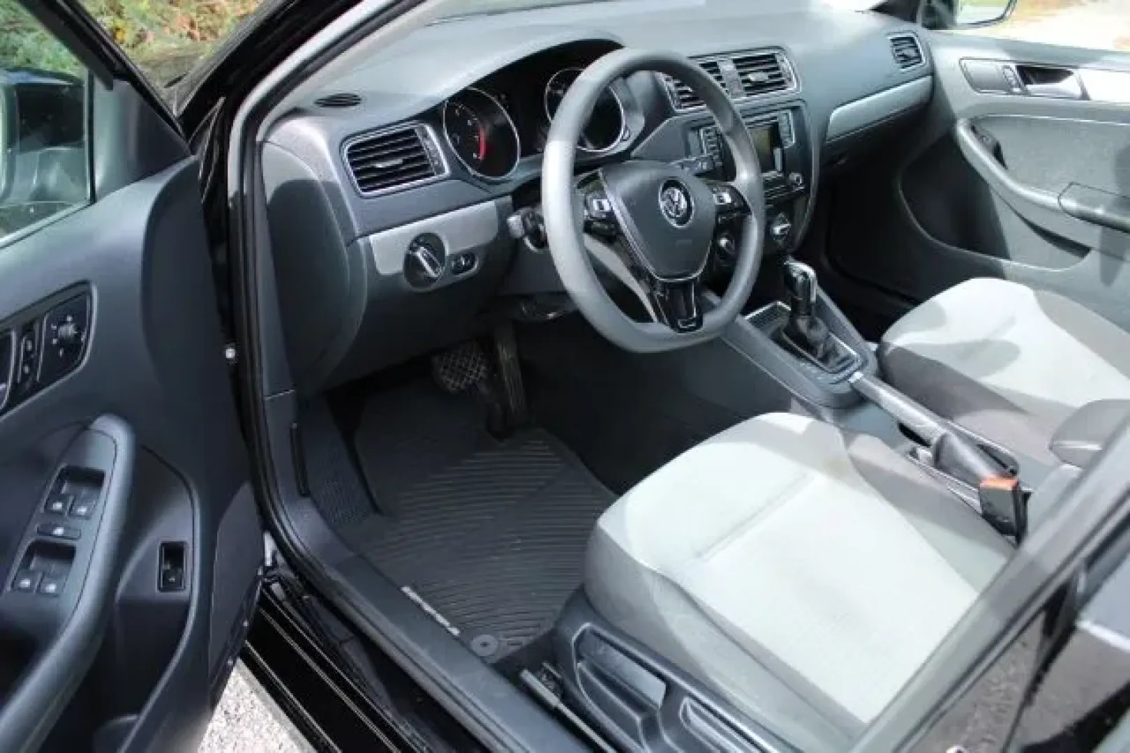 2017 Volkswagen Jetta 1.4T S 6A (3VW2B7AJ5HM) with an 1.4L L4 DOHC 20V engine, 6-Speed Automatic transmission, located at 3598 James B White Hwy South, Whiteville, NC, 28472, (910) 642-3196, 34.294846, -78.732613 - **Unleash the Thrill of the Open Road with the 2017 Volkswagen Jetta - Your Ideal Commuter Companion!**<br /> <br /> Are you searching for a reliable and stylish sedan that fits seamlessly into your busy lifestyle? Look no further than this 2017 Volkswagen Jetta, available now at Car City - Whitesvi - Photo#6