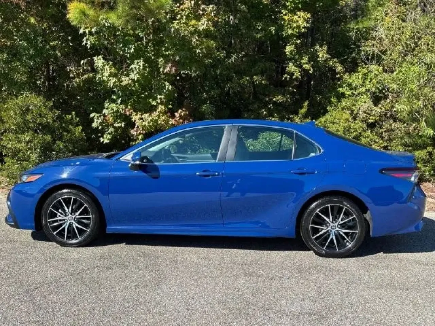 2024 /Ash Toyota Camry SE (4T1T11AK4RU) with an 2.5L I-4 port/direct injection engine, located at 2761 East Hwy 501, Conway, SC, 29526, (843) 331-1151, 33.781528, -78.989883 - **Discover the Perfect Blend of Comfort and Style with the 2024 Toyota Camry SE at Car City - Conway!**<br /> <br /> Are you searching for the ultimate sedan that effortlessly combines style, performance, and comfort? Imagine cruising through the charming streets of Conway, SC, in a sleek Reservoir - Photo#2