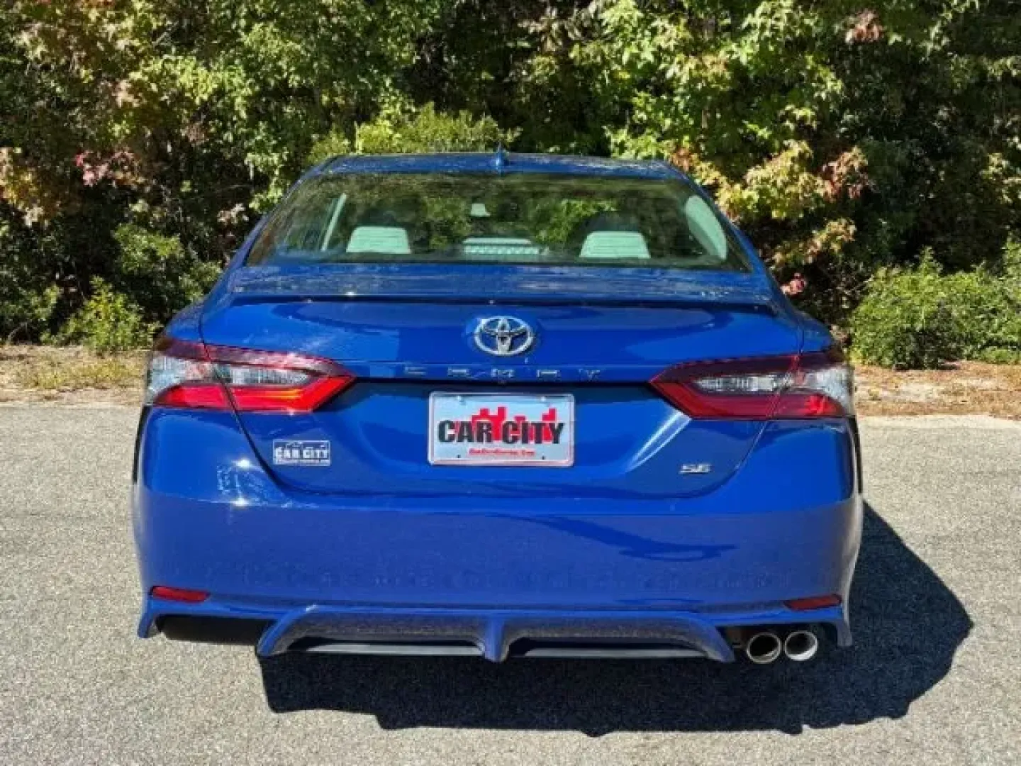 2024 /Ash Toyota Camry SE (4T1T11AK4RU) with an 2.5L I-4 port/direct injection engine, located at 2761 East Hwy 501, Conway, SC, 29526, (843) 331-1151, 33.781528, -78.989883 - **Discover the Perfect Blend of Comfort and Style with the 2024 Toyota Camry SE at Car City - Conway!**<br /> <br /> Are you searching for the ultimate sedan that effortlessly combines style, performance, and comfort? Imagine cruising through the charming streets of Conway, SC, in a sleek Reservoir - Photo#5