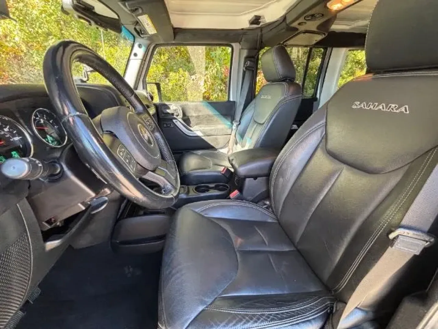 2016 /Black Jeep Wrangler Sahara (1C4BJWEG0GL) with an Pentastar 3.6L V-6 DOHC engine, located at 2761 East Hwy 501, Conway, SC, 29526, (843) 331-1151, 33.781528, -78.989883 - **Adventure Awaits: Explore the Open Road in a 2016 Jeep Wrangler Sahara!**<br /> <br /> Are you ready to elevate your weekend getaways or daily commutes in a rugged yet comfortable SUV? Look no further than this stunning 2016 Jeep Wrangler Sahara, available now at Car City - Conway in Conway, SC. W - Photo#10