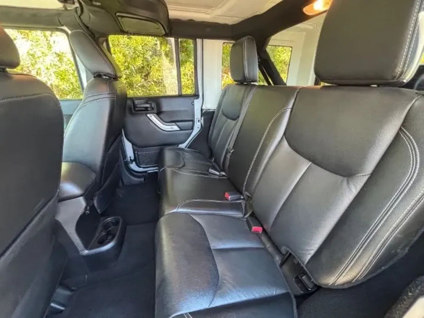 2016 /Black Jeep Wrangler Sahara (1C4BJWEG0GL) with an Pentastar 3.6L V-6 DOHC engine, located at 2761 East Hwy 501, Conway, SC, 29526, (843) 331-1151, 33.781528, -78.989883 - **Adventure Awaits: Explore the Open Road in a 2016 Jeep Wrangler Sahara!**<br /> <br /> Are you ready to elevate your weekend getaways or daily commutes in a rugged yet comfortable SUV? Look no further than this stunning 2016 Jeep Wrangler Sahara, available now at Car City - Conway in Conway, SC. W - Photo#11