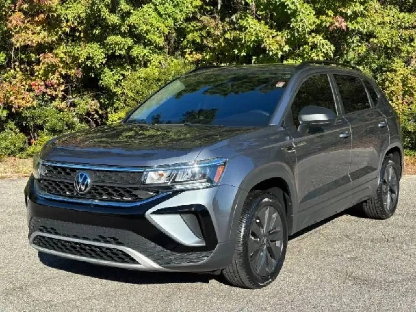 2022 /Gray/Black Volkswagen Taos 1.5T S (3VVCX7B28NM) with an 1.5L I-4 gasoline direct injection engine, located at 2761 East Hwy 501, Conway, SC, 29526, (843) 331-1151, 33.781528, -78.989883 - **Discover Your Next Adventure with the 2022 Volkswagen Taos Perfect for Family Road Trips!**<br /> <br /> Are you ready to elevate your family's travel experiences? The 2022 Volkswagen Taos is your ticket to unforgettable adventures on the road. Known for its spacious interior and advanced safety - Photo#0