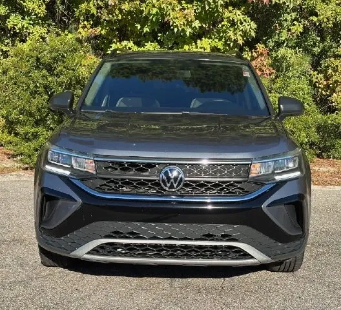 2022 /Gray/Black Volkswagen Taos 1.5T S (3VVCX7B28NM) with an 1.5L I-4 gasoline direct injection engine, located at 2761 East Hwy 501, Conway, SC, 29526, (843) 331-1151, 33.781528, -78.989883 - **Discover Your Next Adventure with the 2022 Volkswagen Taos Perfect for Family Road Trips!**<br /> <br /> Are you ready to elevate your family's travel experiences? The 2022 Volkswagen Taos is your ticket to unforgettable adventures on the road. Known for its spacious interior and advanced safety - Photo#4