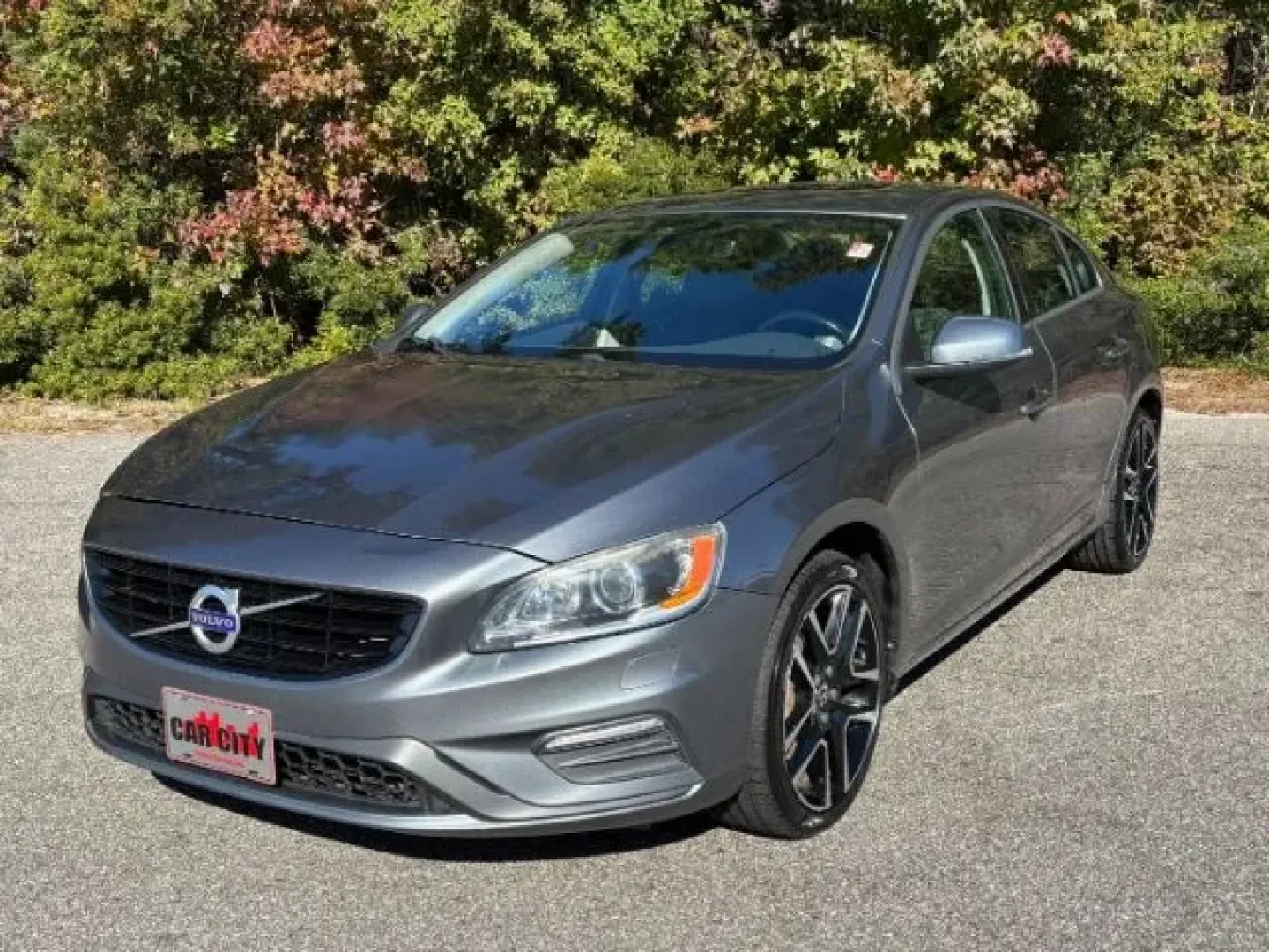 2018 /BLACK LEATHER Volvo S60 T5 Dynamic (YV140MTL0J2) with an Drive-E 2L I-4 gasoline direct injection engine, located at 2761 East Hwy 501, Conway, SC, 29526, (843) 331-1151, 33.781528, -78.989883 - **Discover the Perfect Blend of Luxury and Affordability with This 2018 Volvo S60 at Car City - Conway!**<br /> <br /> Are you on the lookout for a sophisticated sedan that effortlessly combines stylish design, cutting-edge technology, and exceptional performance? Look no further! This 2018 Volvo S6 - Photo#0