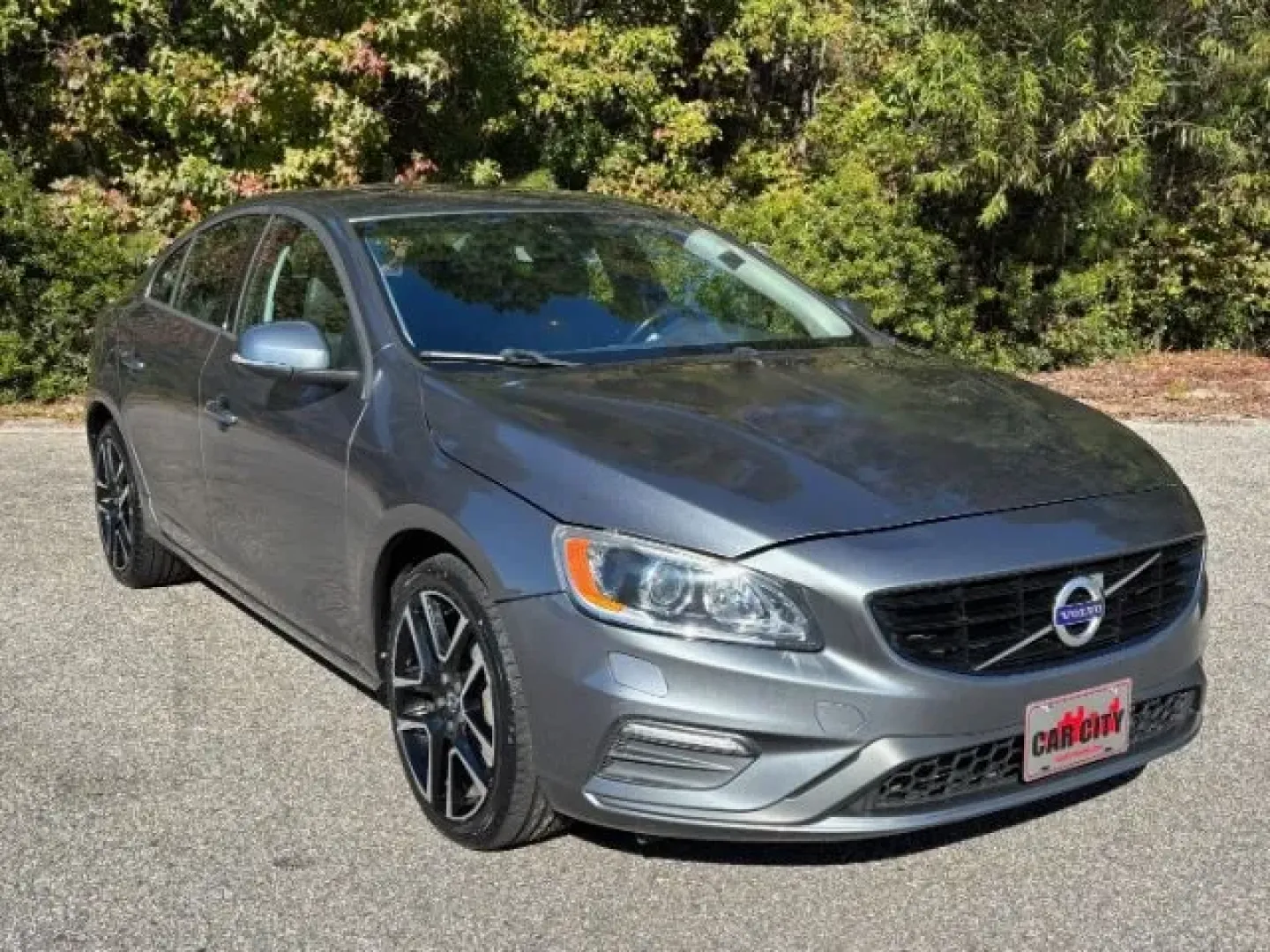 2018 /BLACK LEATHER Volvo S60 T5 Dynamic (YV140MTL0J2) with an Drive-E 2L I-4 gasoline direct injection engine, located at 2761 East Hwy 501, Conway, SC, 29526, (843) 331-1151, 33.781528, -78.989883 - **Discover the Perfect Blend of Luxury and Affordability with This 2018 Volvo S60 at Car City - Conway!**<br /> <br /> Are you on the lookout for a sophisticated sedan that effortlessly combines stylish design, cutting-edge technology, and exceptional performance? Look no further! This 2018 Volvo S6 - Photo#1