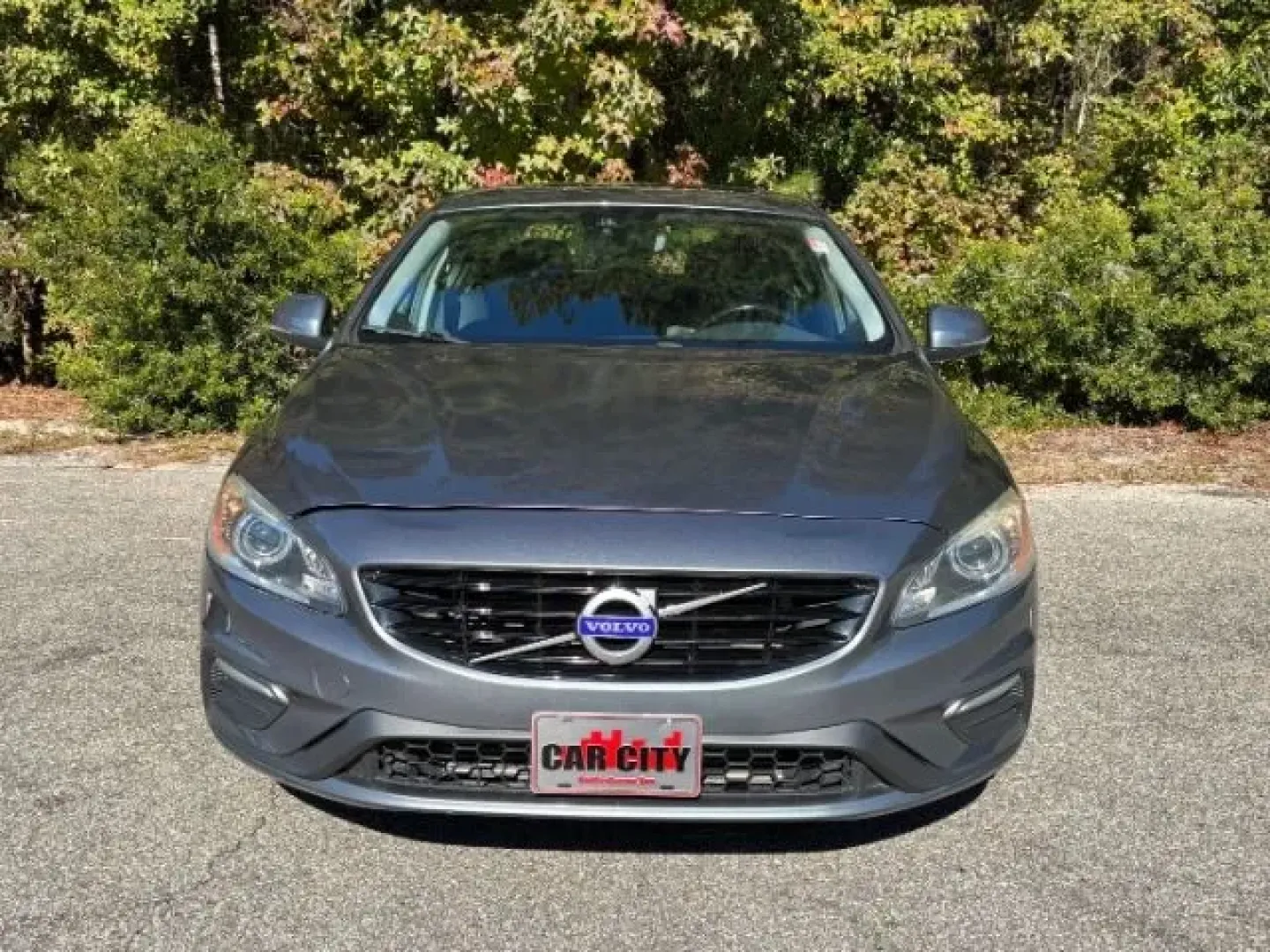 2018 /BLACK LEATHER Volvo S60 T5 Dynamic (YV140MTL0J2) with an Drive-E 2L I-4 gasoline direct injection engine, located at 2761 East Hwy 501, Conway, SC, 29526, (843) 331-1151, 33.781528, -78.989883 - **Discover the Perfect Blend of Luxury and Affordability with This 2018 Volvo S60 at Car City - Conway!**<br /> <br /> Are you on the lookout for a sophisticated sedan that effortlessly combines stylish design, cutting-edge technology, and exceptional performance? Look no further! This 2018 Volvo S6 - Photo#4