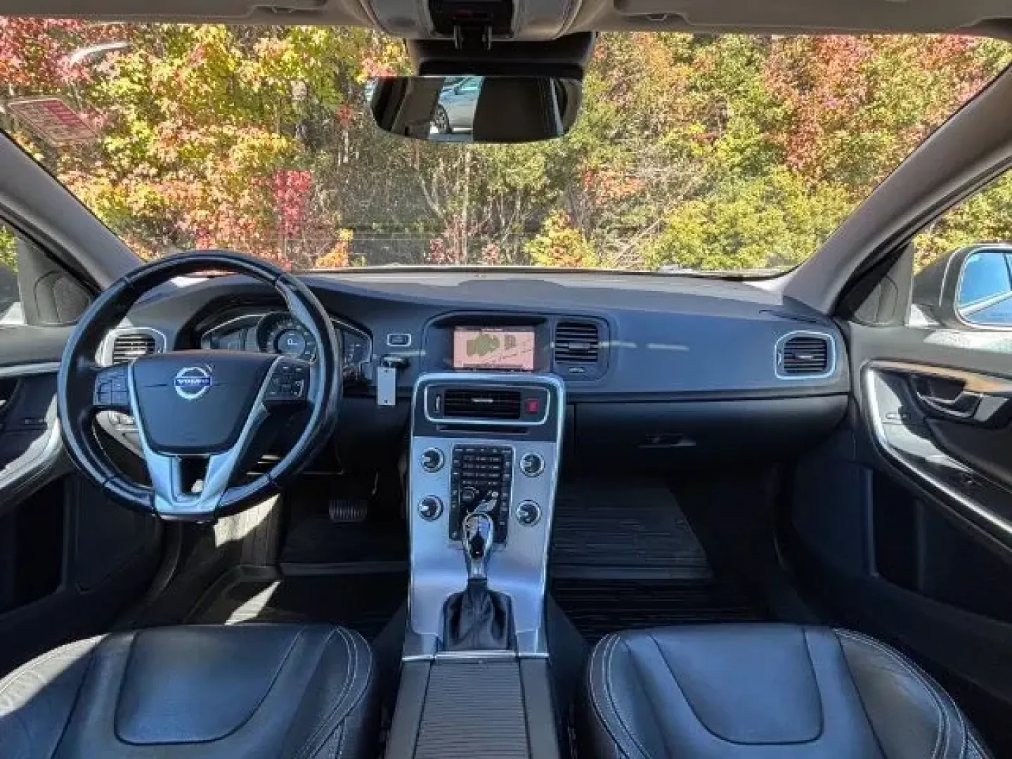 2018 /BLACK LEATHER Volvo S60 T5 Dynamic (YV140MTL0J2) with an Drive-E 2L I-4 gasoline direct injection engine, located at 2761 East Hwy 501, Conway, SC, 29526, (843) 331-1151, 33.781528, -78.989883 - **Discover the Perfect Blend of Luxury and Affordability with This 2018 Volvo S60 at Car City - Conway!**<br /> <br /> Are you on the lookout for a sophisticated sedan that effortlessly combines stylish design, cutting-edge technology, and exceptional performance? Look no further! This 2018 Volvo S6 - Photo#8