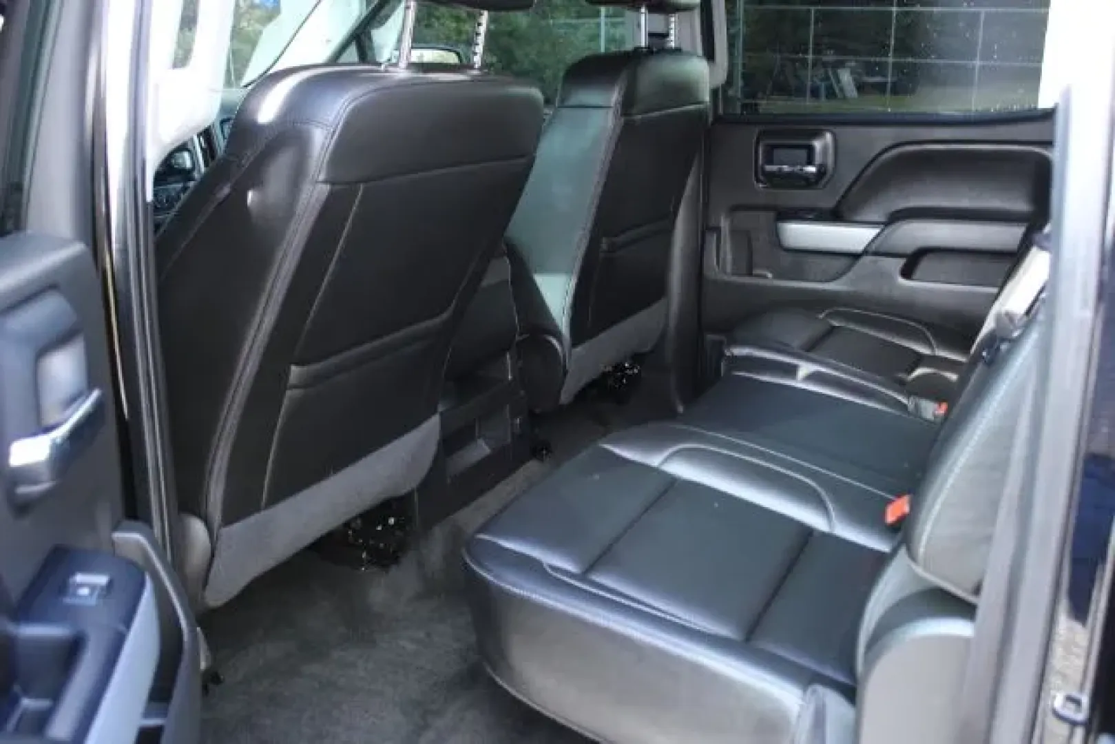 2016 Chevrolet Silverado 1500 2LZ (3GCUKSEC7GG) with an Other engine, located at 2761 East Hwy 501, Conway, SC, 29526, (843) 331-1151, 33.781528, -78.989883 - **Unleash Your Adventurous Spirit with the 2016 Chevrolet Silverado 1500 at Car City Conway!**<br /> <br /> If you're seeking a reliable companion for weekend adventures or a robust vehicle for your daily commutes, look no further than the 2016 Chevrolet Silverado 1500. This formidable truck is des - Photo#9