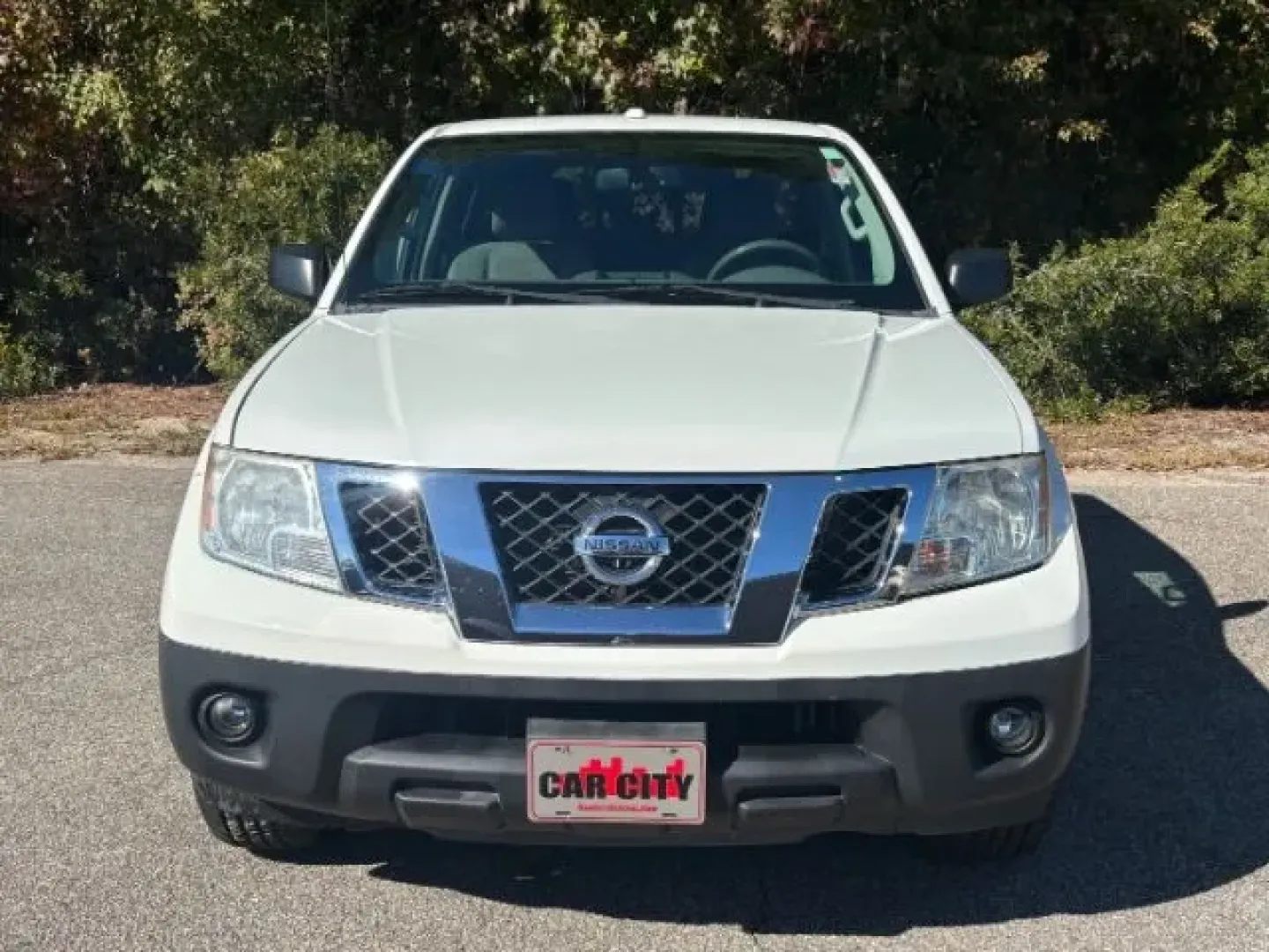 2016 /Beige Nissan Frontier SV (1N6AD0ER5GN) with an VQ 4L V-6 DOHC engine, located at 2761 East Hwy 501, Conway, SC, 29526, (843) 331-1151, 33.781528, -78.989883 - Are you ready to elevate your adventurous lifestyle? Introducing the 2016 Nissan Frontier SV, a rugged yet refined pickup truck that perfectly balances everyday utility with off-road prowess. Whether you're hauling gear for a weekend camping trip or tackling long commutes through Conway's scenic rou - Photo#4
