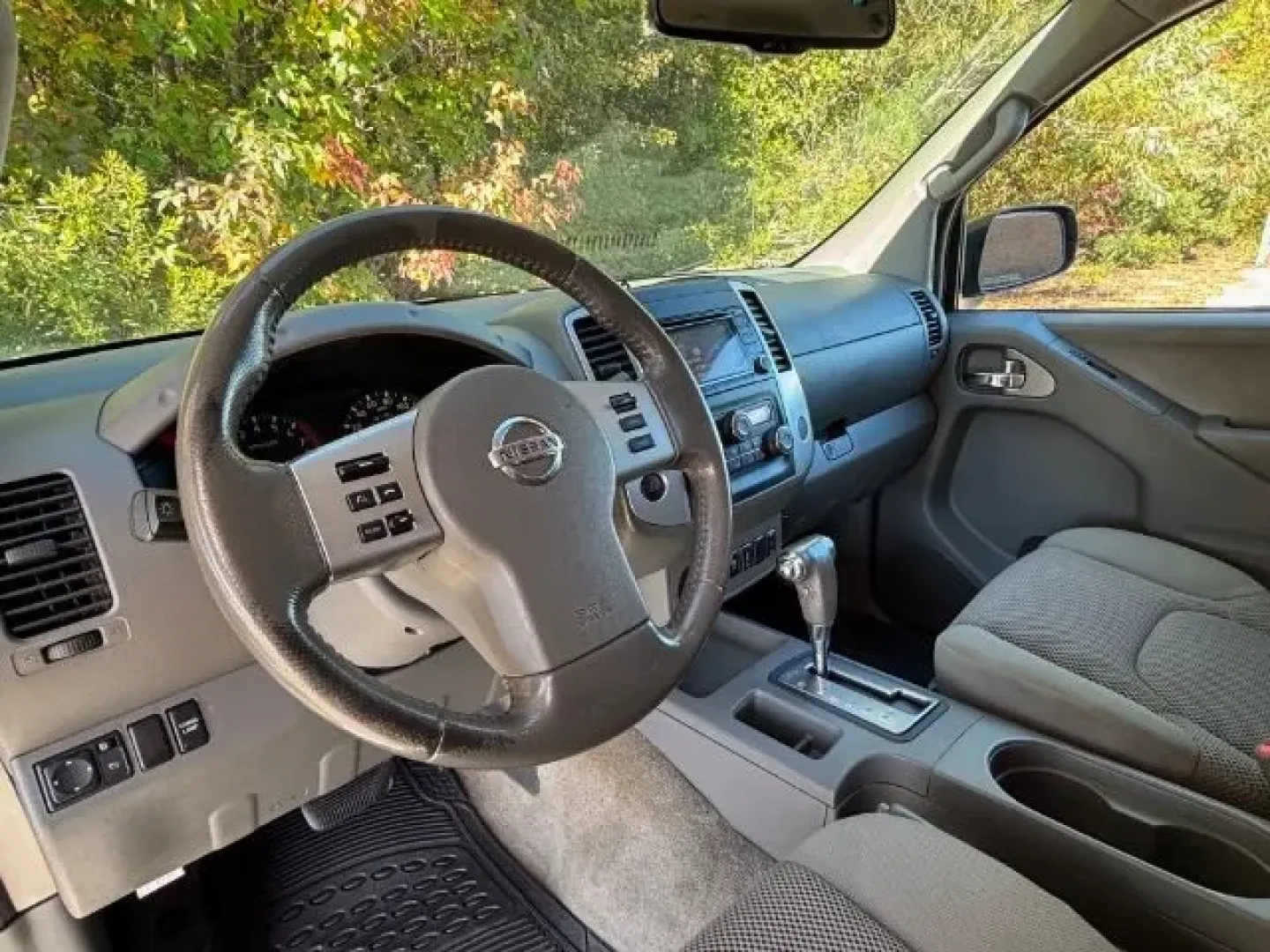 2016 /Beige Nissan Frontier SV (1N6AD0ER5GN) with an VQ 4L V-6 DOHC engine, located at 2761 East Hwy 501, Conway, SC, 29526, (843) 331-1151, 33.781528, -78.989883 - Are you ready to elevate your adventurous lifestyle? Introducing the 2016 Nissan Frontier SV, a rugged yet refined pickup truck that perfectly balances everyday utility with off-road prowess. Whether you're hauling gear for a weekend camping trip or tackling long commutes through Conway's scenic rou - Photo#9