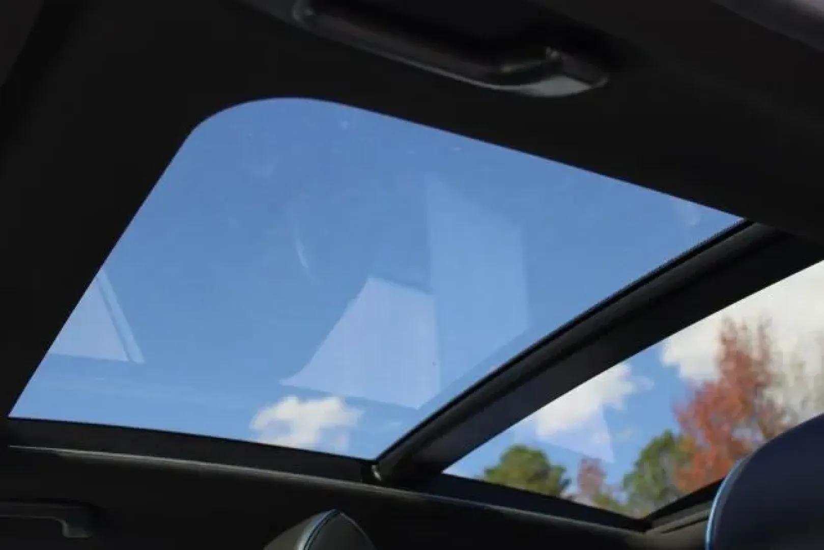 2019 Hyundai Sonata Limited 2.0T (5NPE34AB0KH) with an 2L I-4 gasoline direct injection engine, located at 9146 Ocean Hwy West, Calabash, NC, 28467, (910) 579-1110, 33.928635, -78.576157 - Discover the perfect blend of style, performance, and comfort with the 2019 Hyundai Sonata Limited 2.0T, available now at Car City - Whitesville, located at 3598 James B White Hwy South, Whiteville, NC 28472. This sedan is ideal for both daily commuters and those weekend road warriors seeking advent - Photo#9