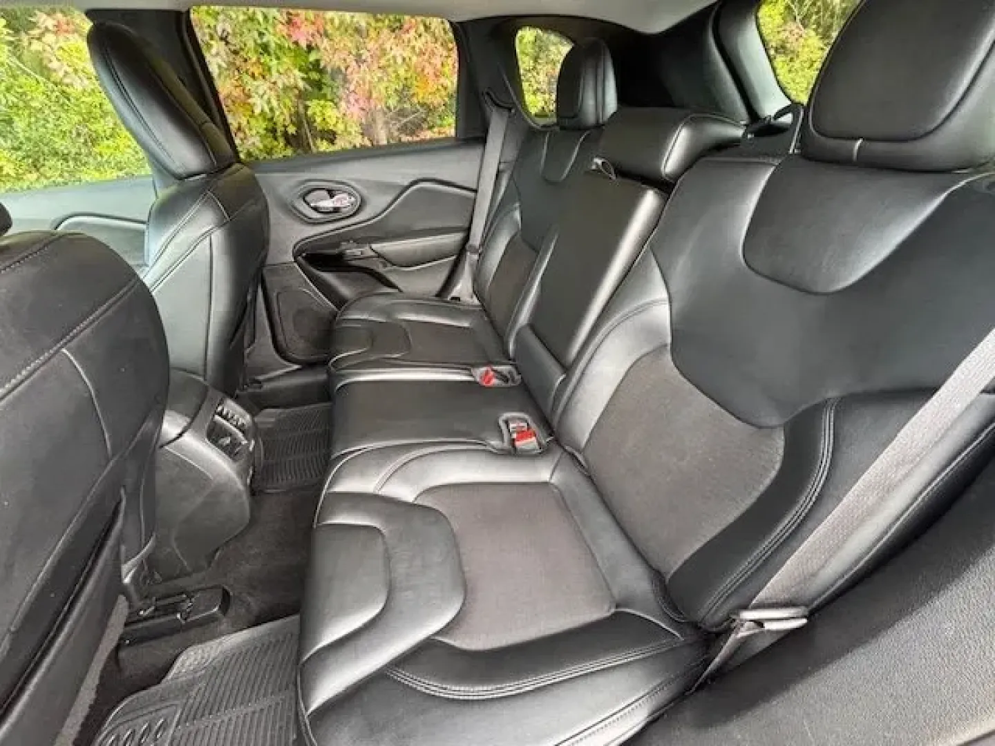 2021 /Black Jeep Cherokee Altitude FWD (1C4PJLLB4MD) with an Other engine, located at 2761 East Hwy 501, Conway, SC, 29526, (843) 331-1151, 33.781528, -78.989883 - **Discover the Ultimate Adventure with the 2021 Jeep Cherokee Altitude in Conway, SC!**<br /> <br /> Are you ready to elevate your weekend adventures or transform your daily commute into an exciting journey? The 2021 Jeep Cherokee Altitude is your ticket to a lifestyle filled with exploration, comfo - Photo#11