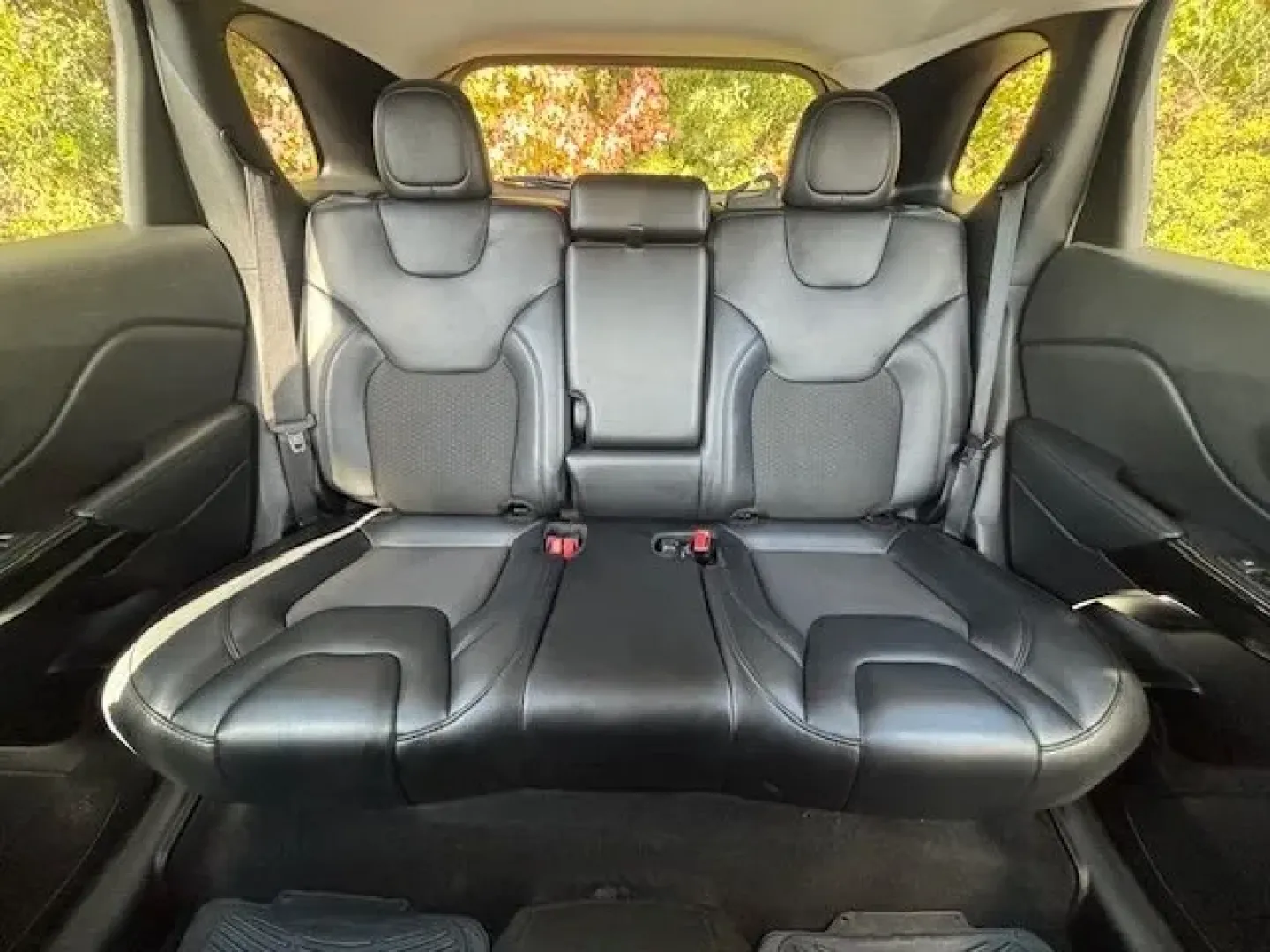 2021 /Black Jeep Cherokee Altitude FWD (1C4PJLLB4MD) with an Other engine, located at 2761 East Hwy 501, Conway, SC, 29526, (843) 331-1151, 33.781528, -78.989883 - **Discover the Ultimate Adventure with the 2021 Jeep Cherokee Altitude in Conway, SC!**<br /> <br /> Are you ready to elevate your weekend adventures or transform your daily commute into an exciting journey? The 2021 Jeep Cherokee Altitude is your ticket to a lifestyle filled with exploration, comfo - Photo#12