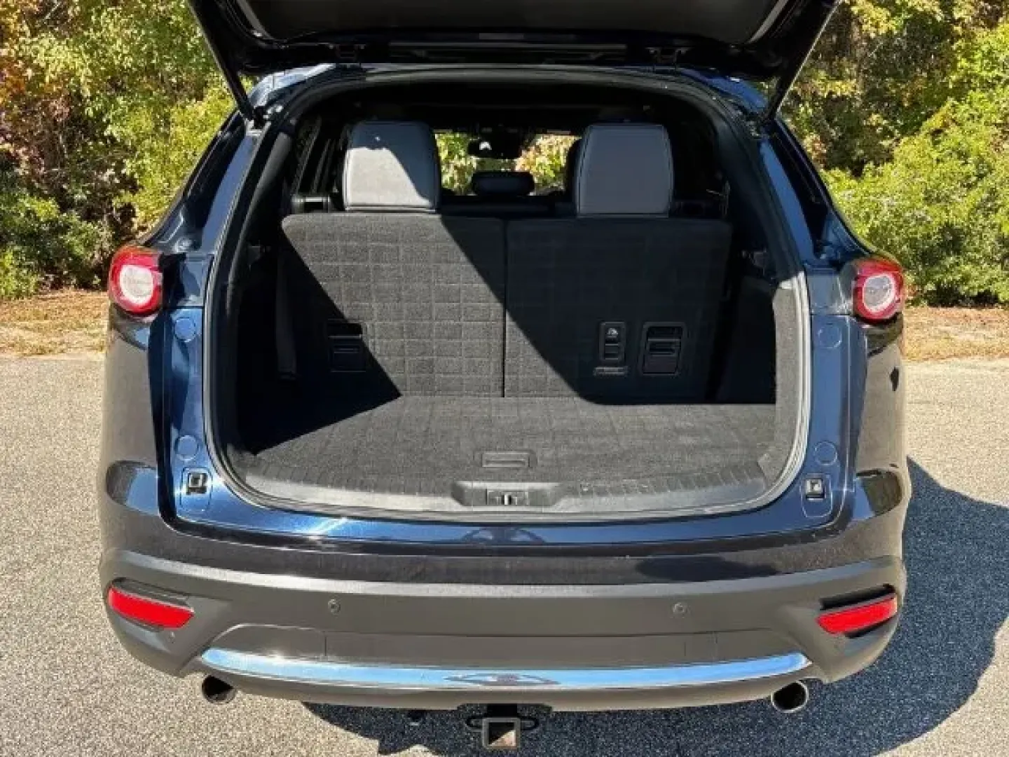 2018 /Black, leather Mazda CX-9 Grand Touring AWD (JM3TCBDY4J0) with an 2.5L L4 DOHC 16V engine, 6-Speed Automatic transmission, located at 2761 East Hwy 501, Conway, SC, 29526, (843) 331-1151, 33.781528, -78.989883 - Are you ready to elevate your family road trips or daily commutes with an SUV that combines luxury, comfort, and reliability? Look no further than this stunning 2018 Mazda CX-9 Grand Touring AWD available at Car City - Conway. With its spacious interior, advanced safety features, and impressive perf - Photo#15