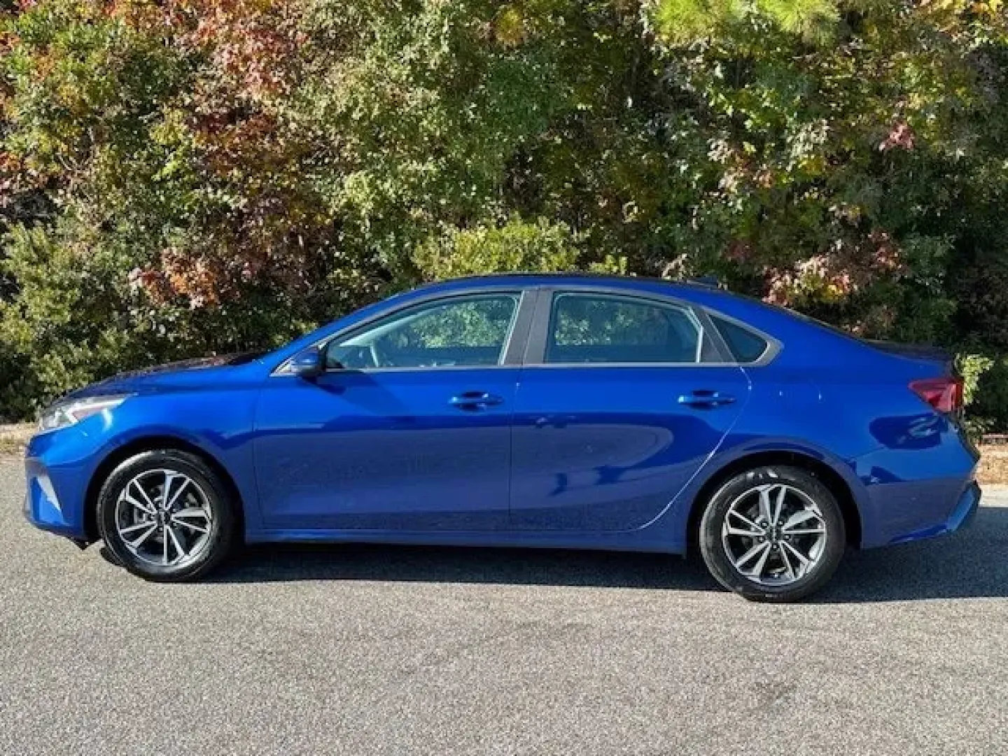 2023 /Black Kia Forte LXS (3KPF24AD4PE) with an 2L I-4 DOHC engine, located at 2761 East Hwy 501, Conway, SC, 29526, (843) 331-1151, 33.781528, -78.989883 - Discover the perfect companion for your daily commute or weekend adventures: the 2023 Kia Forte LXS, available now at Car City - Conway. This sleek, deep sea blue sedan combines style, practicality, and advanced technology to transform every drive into a memorable experience. Whether you're navigati - Photo#2