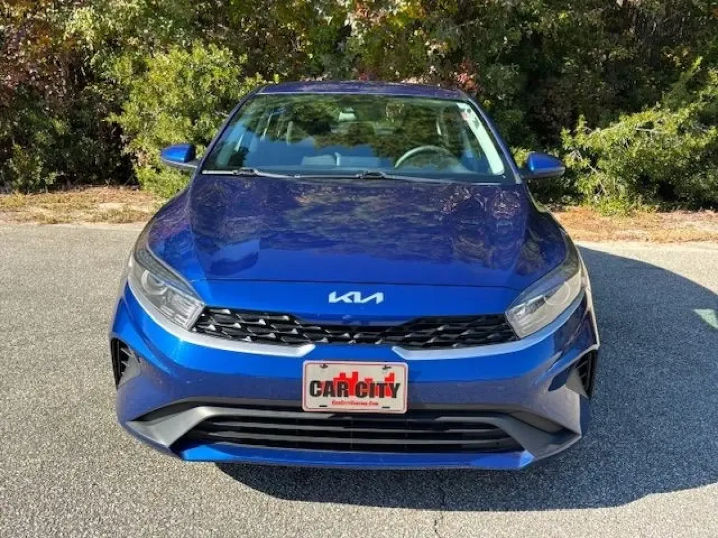 2023 /Black Kia Forte LXS (3KPF24AD4PE) with an 2L I-4 DOHC engine, located at 2761 East Hwy 501, Conway, SC, 29526, (843) 331-1151, 33.781528, -78.989883 - Discover the perfect companion for your daily commute or weekend adventures: the 2023 Kia Forte LXS, available now at Car City - Conway. This sleek, deep sea blue sedan combines style, practicality, and advanced technology to transform every drive into a memorable experience. Whether you're navigati - Photo#4