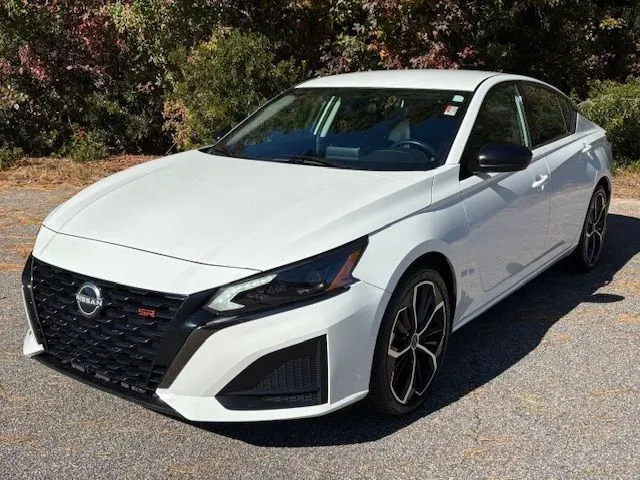 photo of 2024 Nissan Altima SR FWD