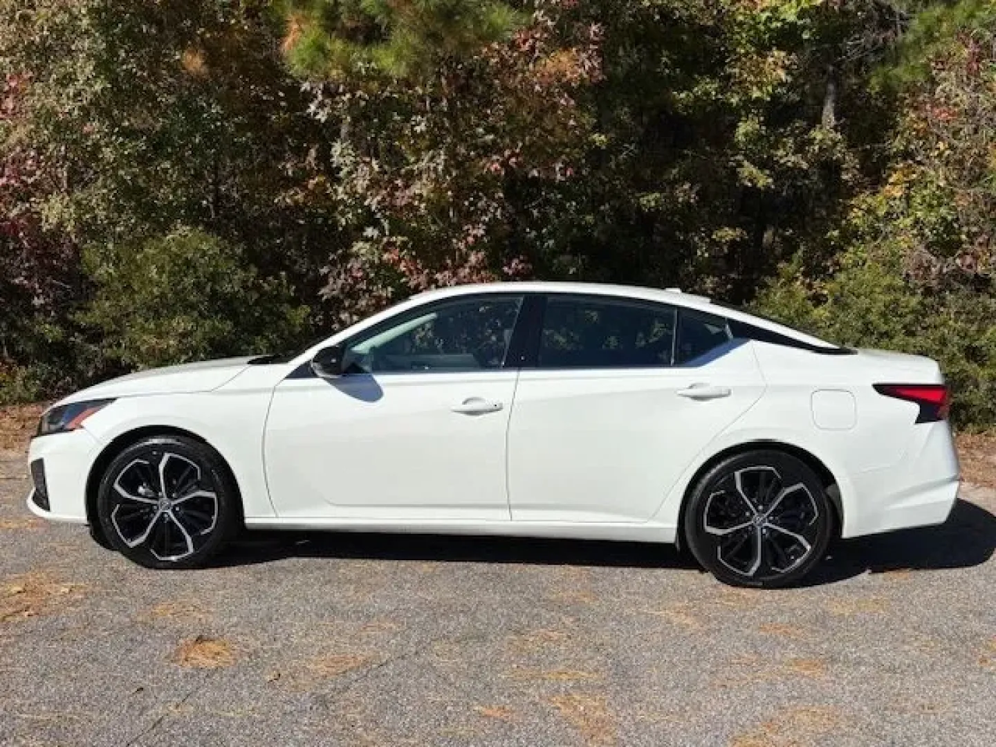 2024 /Sport Nissan Altima SR FWD (1N4BL4CV8RN) with an 2.5L I-4 gasoline direct injection engine, located at 2761 East Hwy 501, Conway, SC, 29526, (843) 331-1151, 33.781528, -78.989883 - **Discover the Perfect Blend of Comfort and Performance with This 2024 Nissan Altima SR FWD at Car City - Conway!** <br /> <br /> Are you ready to elevate your daily commute or embark on weekend adventures? This stunning 2024 Nissan Altima SR FWD is not just a car; it's a lifestyle choice designed f - Photo#2