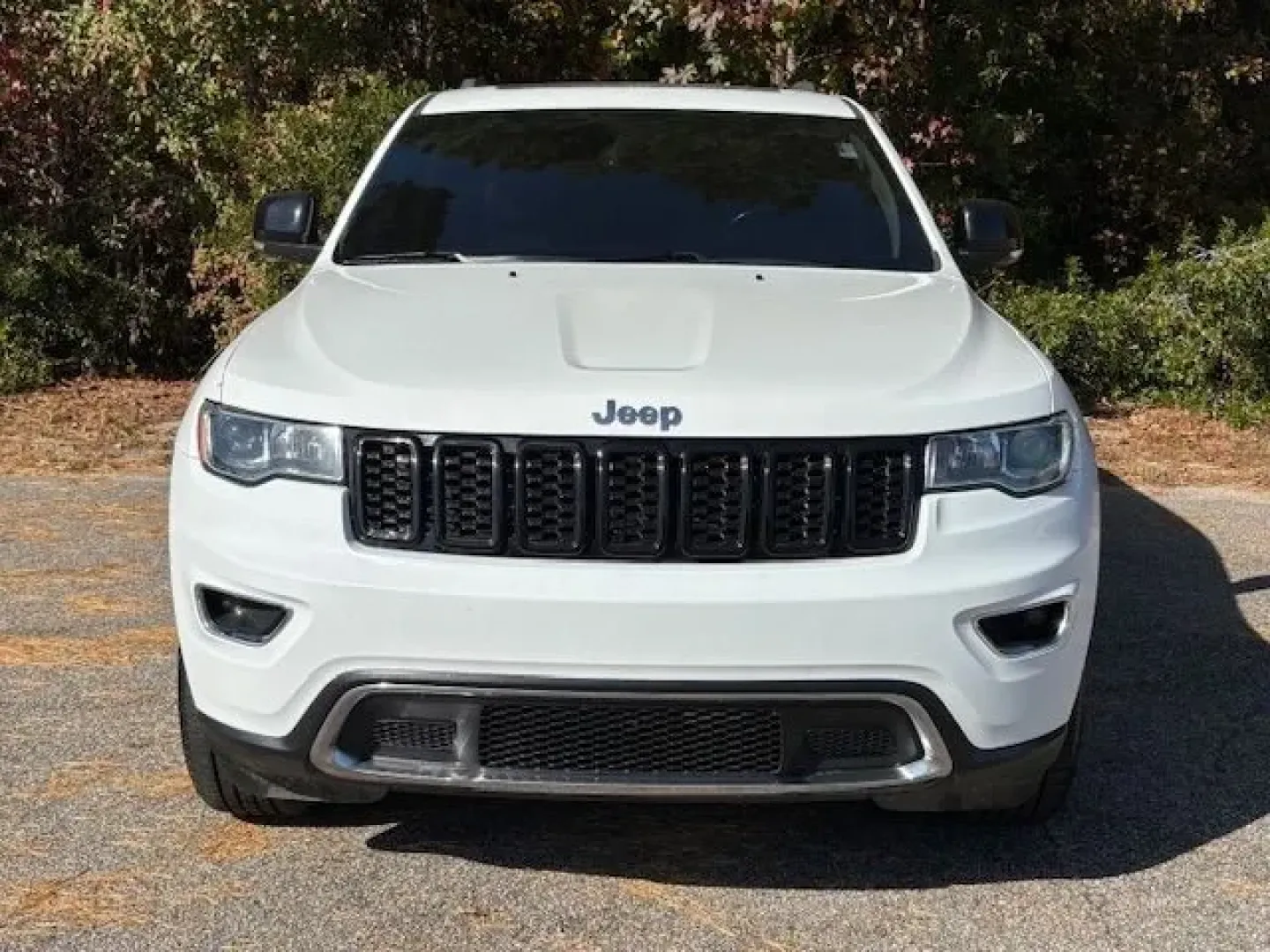 2020 /Black/Light Frost Be Jeep Grand Cherokee Limited 2WD (1C4RJEBG7LC) with an 3.6L V6 DOHC 24V engine, 8-Speed Automatic transmission, located at 2761 East Hwy 501, Conway, SC, 29526, (843) 331-1151, 33.781528, -78.989883 - **Discover Adventure with the 2020 Jeep Grand Cherokee Limited at Car City - Conway!**<br /> <br /> Are you ready to elevate your lifestyle with a vehicle that combines rugged capability with refined comfort? The 2020 Jeep Grand Cherokee Limited is the perfect SUV for weekend adventurers, growing fa - Photo#4