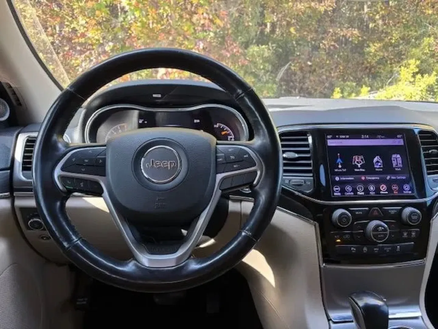 2020 /Black/Light Frost Be Jeep Grand Cherokee Limited 2WD (1C4RJEBG7LC) with an 3.6L V6 DOHC 24V engine, 8-Speed Automatic transmission, located at 2761 East Hwy 501, Conway, SC, 29526, (843) 331-1151, 33.781528, -78.989883 - **Discover Adventure with the 2020 Jeep Grand Cherokee Limited at Car City - Conway!**<br /> <br /> Are you ready to elevate your lifestyle with a vehicle that combines rugged capability with refined comfort? The 2020 Jeep Grand Cherokee Limited is the perfect SUV for weekend adventurers, growing fa - Photo#7