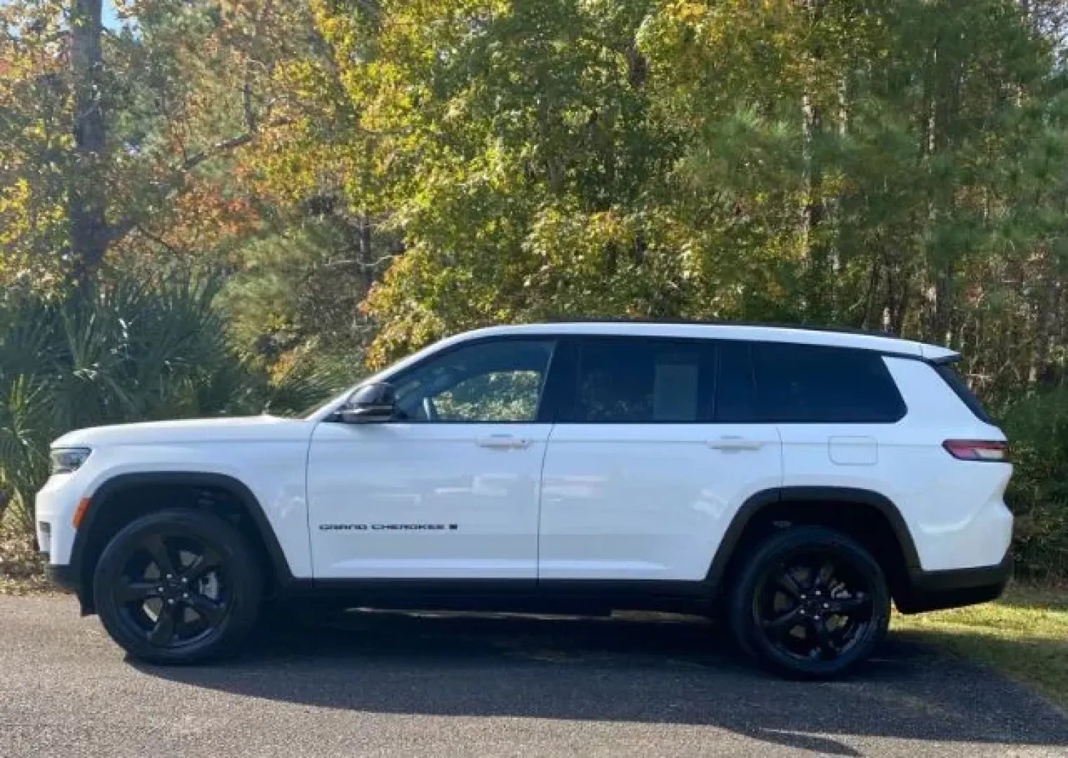 2023 /Global Black Jeep Grand Cherokee Altitude 4x4 (1C4RJKAG8P8) with an Pentastar 3.6L V-6 DOHC engine, located at 9146 Ocean Hwy West, Calabash, NC, 28467, (910) 579-1110, 33.928635, -78.576157 - **Adventure Awaits: Discover the 2023 Jeep Grand Cherokee Altitude 4x4 at Car City - Calabash!**<br /> <br /> Are you ready to elevate your driving experience? Whether you're planning family road trips, weekend getaways, or daily commutes through the picturesque landscapes of Calabash, NC, the 2023 - Photo#1
