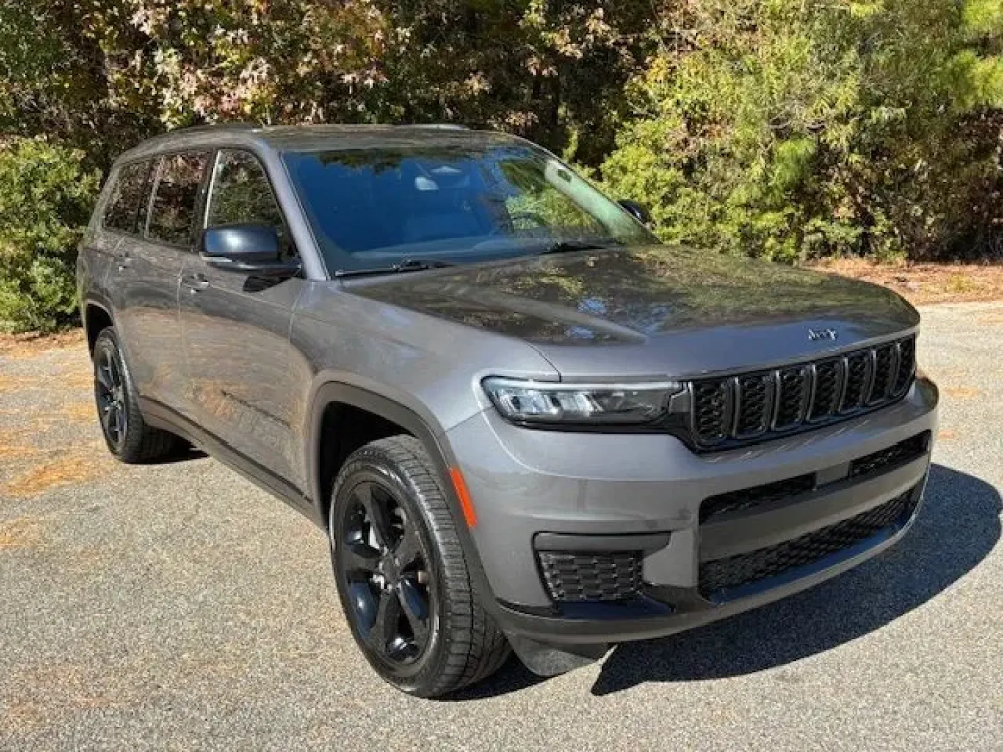 2023 /Global Black Jeep Grand Cherokee Altitude 4x4 (1C4RJKAG7P8) with an Pentastar 3.6L V-6 DOHC engine, located at 2761 East Hwy 501, Conway, SC, 29526, (843) 331-1151, 33.781528, -78.989883 - **Discover Adventure and Comfort with the 2023 Jeep Grand Cherokee Altitude 4x4 Perfect for Your Family's Next Journey!**<br /> <br /> Are you on the hunt for a vehicle that seamlessly blends rugged adventure with family-friendly comfort? Look no further! The 2023 Jeep Grand Cherokee Altitude 4x4 i - Photo#1