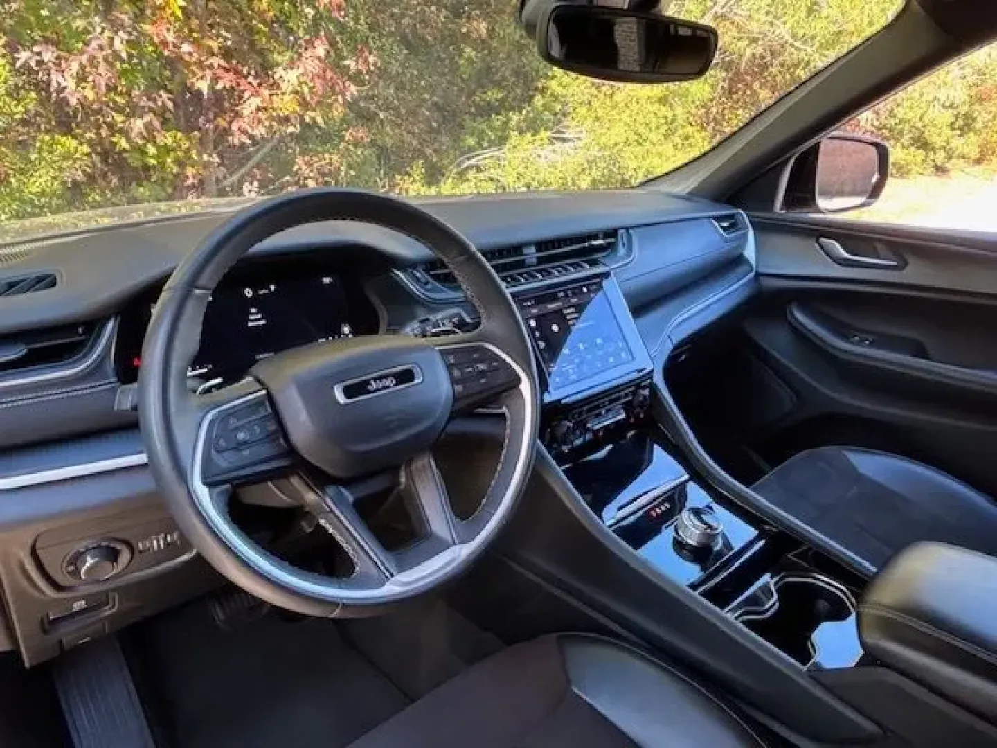 2023 /Global Black Jeep Grand Cherokee Altitude 4x4 (1C4RJKAG7P8) with an Pentastar 3.6L V-6 DOHC engine, located at 2761 East Hwy 501, Conway, SC, 29526, (843) 331-1151, 33.781528, -78.989883 - **Discover Adventure and Comfort with the 2023 Jeep Grand Cherokee Altitude 4x4 Perfect for Your Family's Next Journey!**<br /> <br /> Are you on the hunt for a vehicle that seamlessly blends rugged adventure with family-friendly comfort? Look no further! The 2023 Jeep Grand Cherokee Altitude 4x4 i - Photo#9