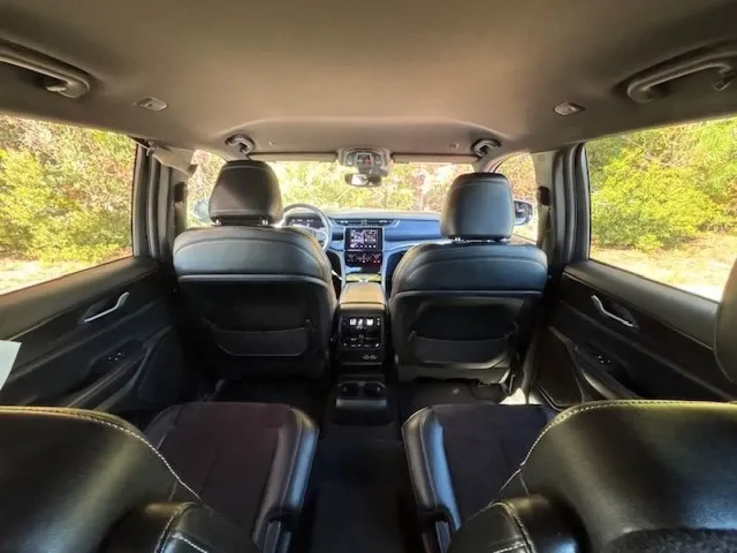 2023 /Global Black Jeep Grand Cherokee Altitude 4x4 (1C4RJKAG7P8) with an Pentastar 3.6L V-6 DOHC engine, located at 2761 East Hwy 501, Conway, SC, 29526, (843) 331-1151, 33.781528, -78.989883 - **Discover Adventure and Comfort with the 2023 Jeep Grand Cherokee Altitude 4x4 Perfect for Your Family's Next Journey!**<br /> <br /> Are you on the hunt for a vehicle that seamlessly blends rugged adventure with family-friendly comfort? Look no further! The 2023 Jeep Grand Cherokee Altitude 4x4 i - Photo#10