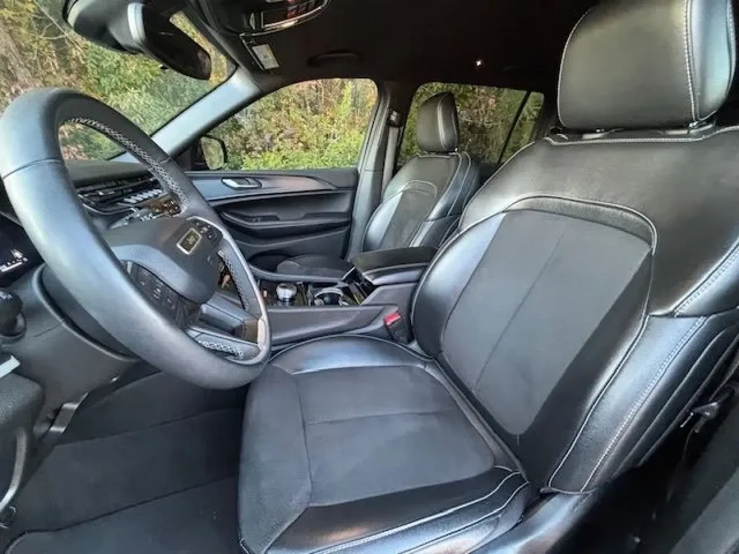 2023 /Global Black Jeep Grand Cherokee Altitude 4x4 (1C4RJKAG7P8) with an Pentastar 3.6L V-6 DOHC engine, located at 2761 East Hwy 501, Conway, SC, 29526, (843) 331-1151, 33.781528, -78.989883 - **Discover Adventure and Comfort with the 2023 Jeep Grand Cherokee Altitude 4x4 Perfect for Your Family's Next Journey!**<br /> <br /> Are you on the hunt for a vehicle that seamlessly blends rugged adventure with family-friendly comfort? Look no further! The 2023 Jeep Grand Cherokee Altitude 4x4 i - Photo#11