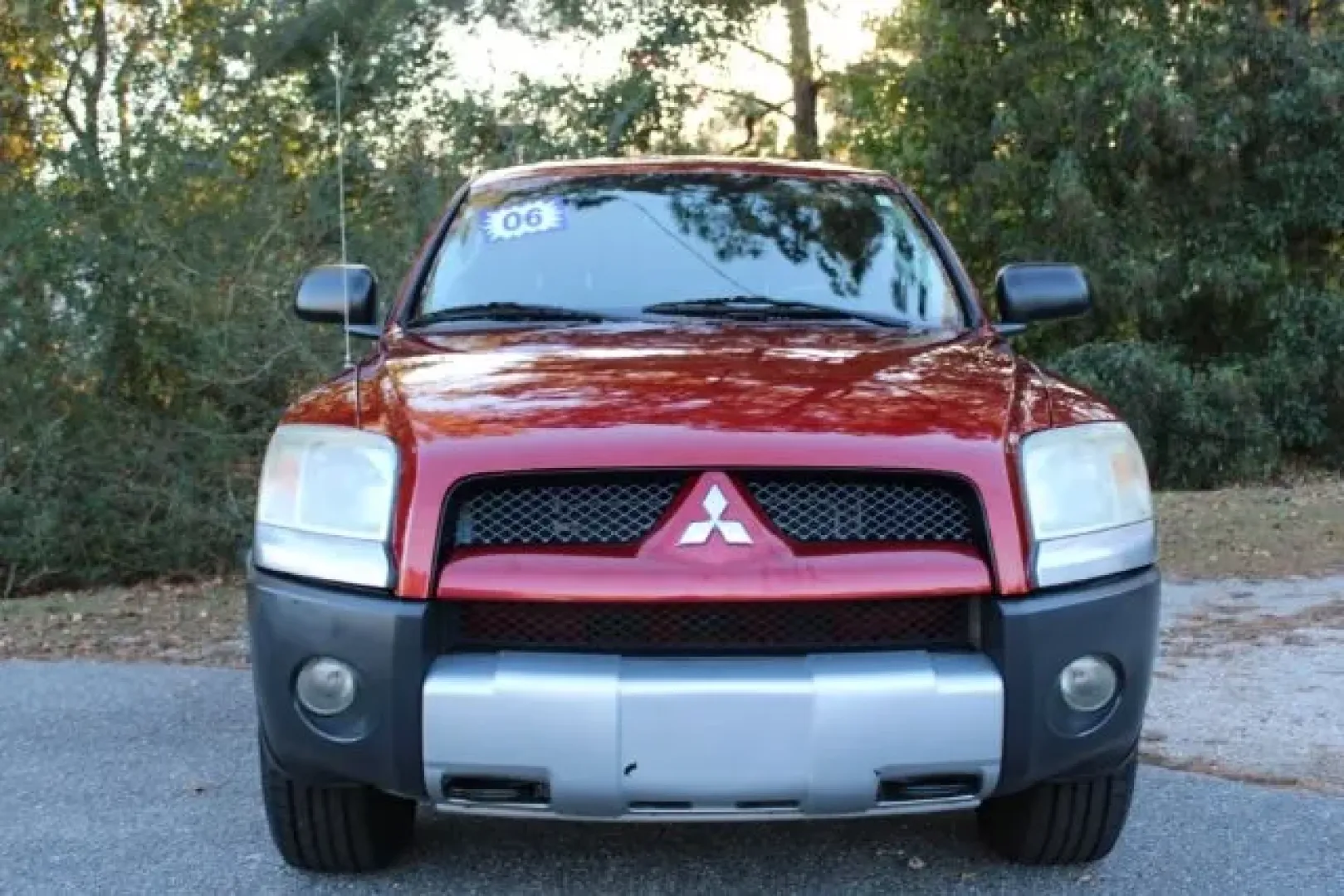 2006 Mitsubishi Raider Duro Cross V8 (1Z7HT32N26S) with an 4.7L V-8 regular unleaded engine, located at 3598 James B White Hwy South, Whiteville, NC, 28472, (910) 642-3196, 34.294846, -78.732613 - 2006 Mitsubishi Raider Duro Cross V8 - Photo#1